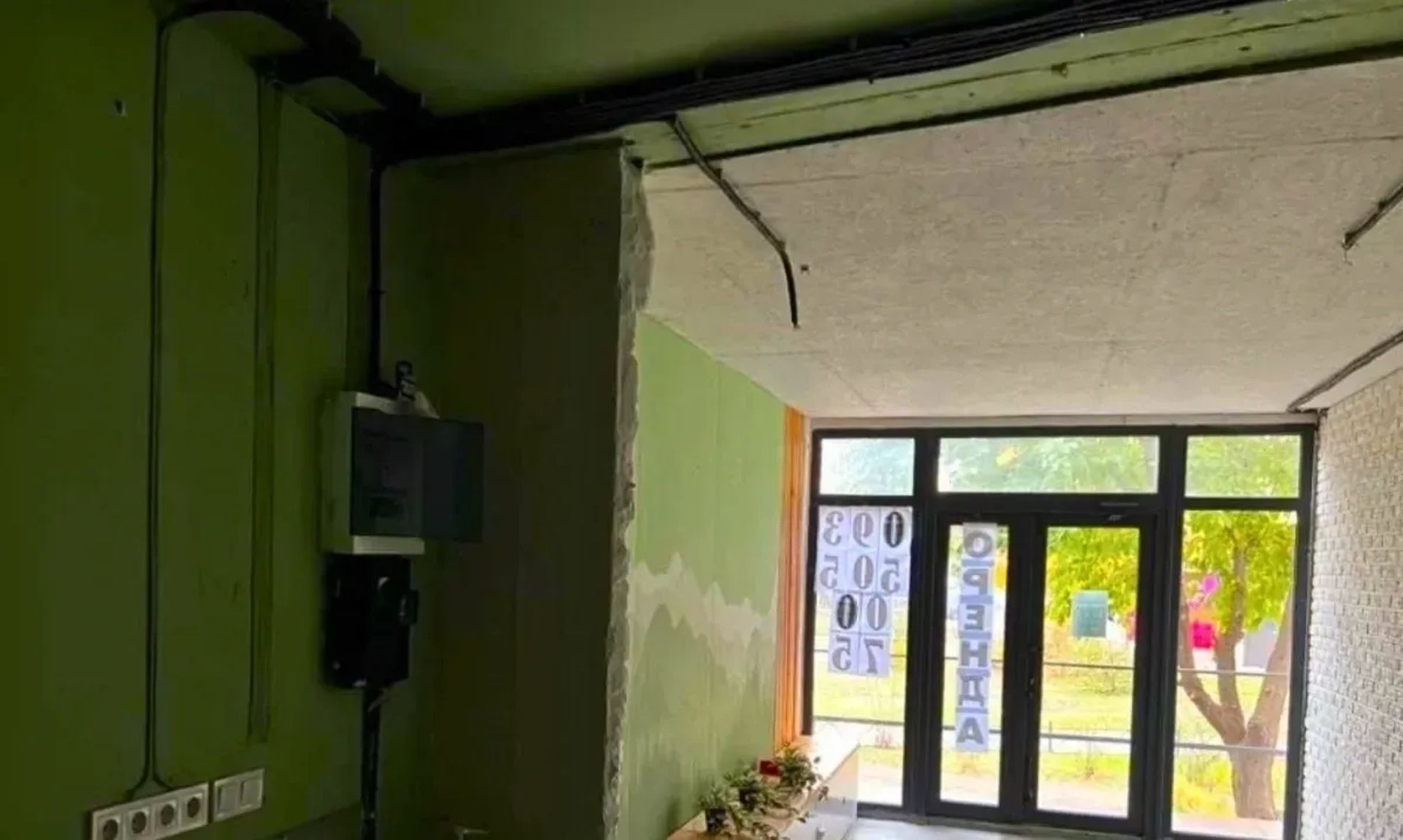 Фасадне приміщення 41 м2 в Дарницькому районі