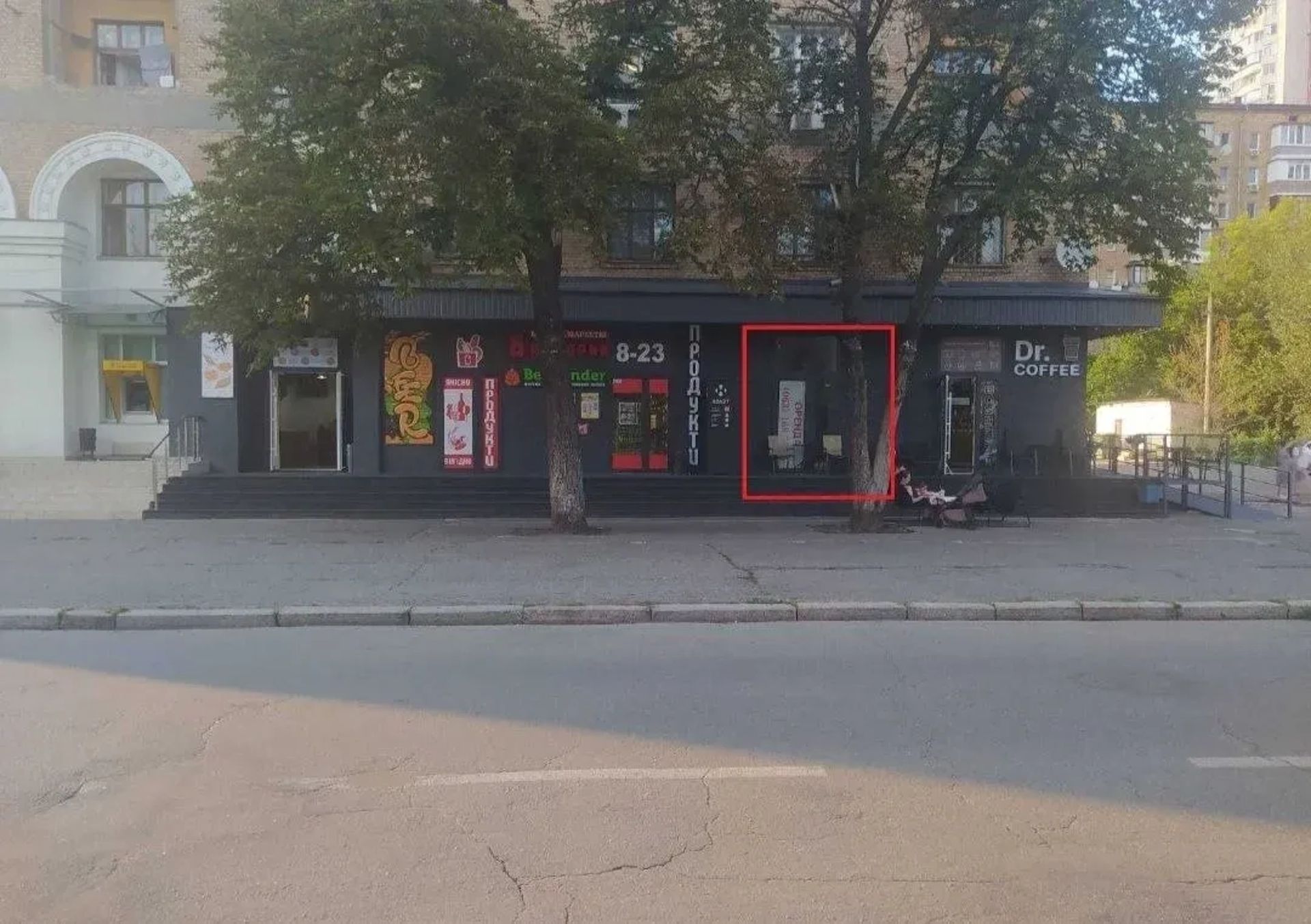 Фасадне приміщення 30 м2 в Дарницькому районі