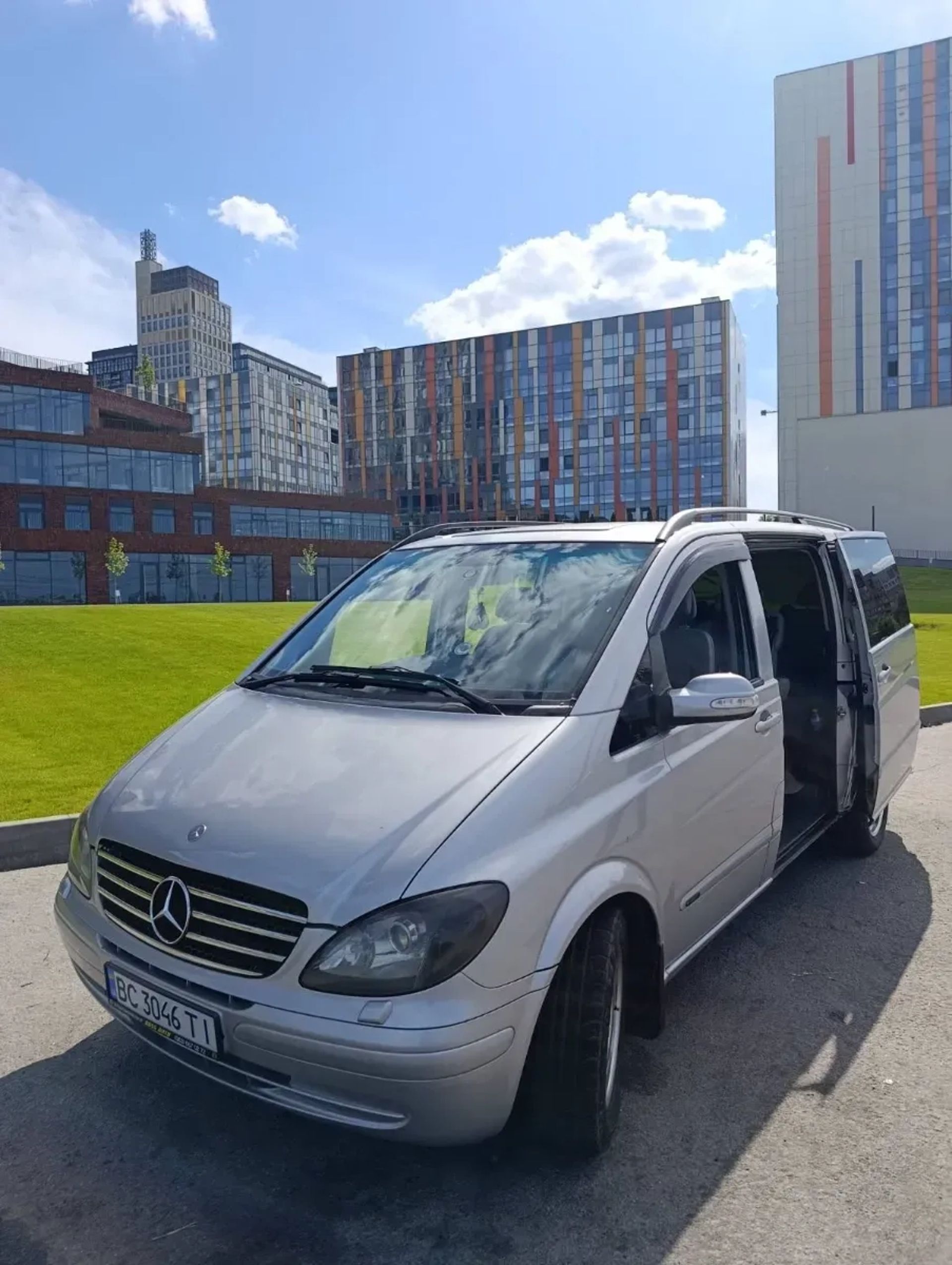 Авто Mercedes-Benz Viano для комфортних поїздок