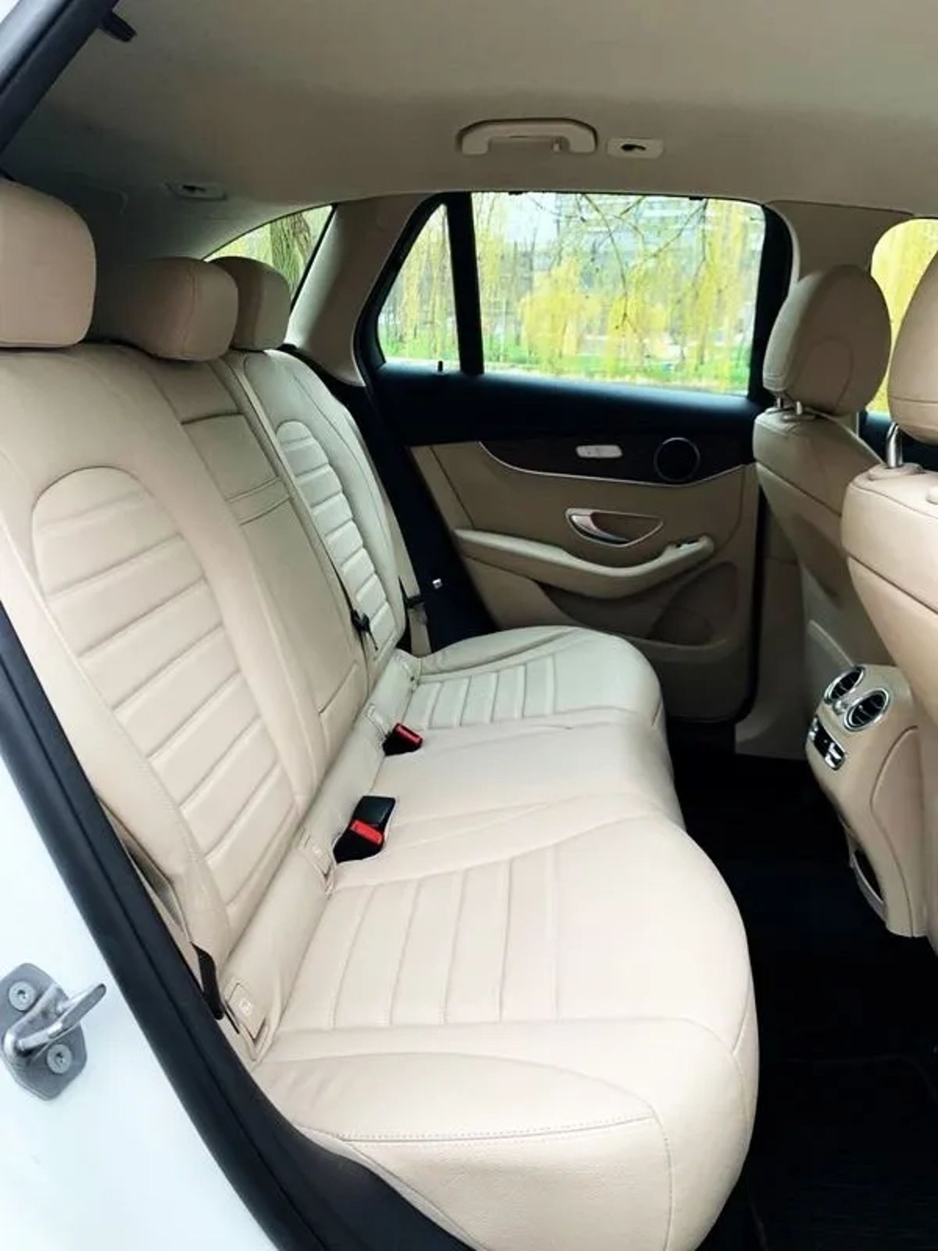 071 Позашляховик на весілля Mercedes-Benz GLC 250d