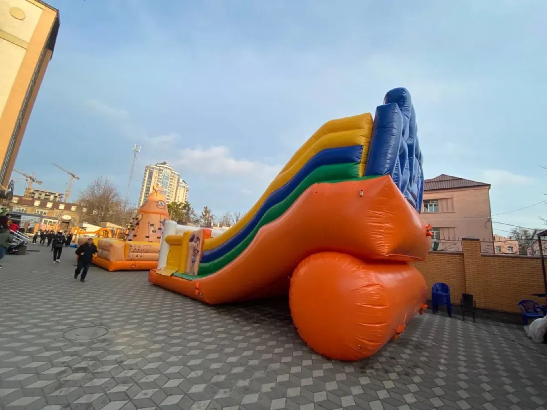 Надувна гірка батут Looney Tunes “Space Jam”