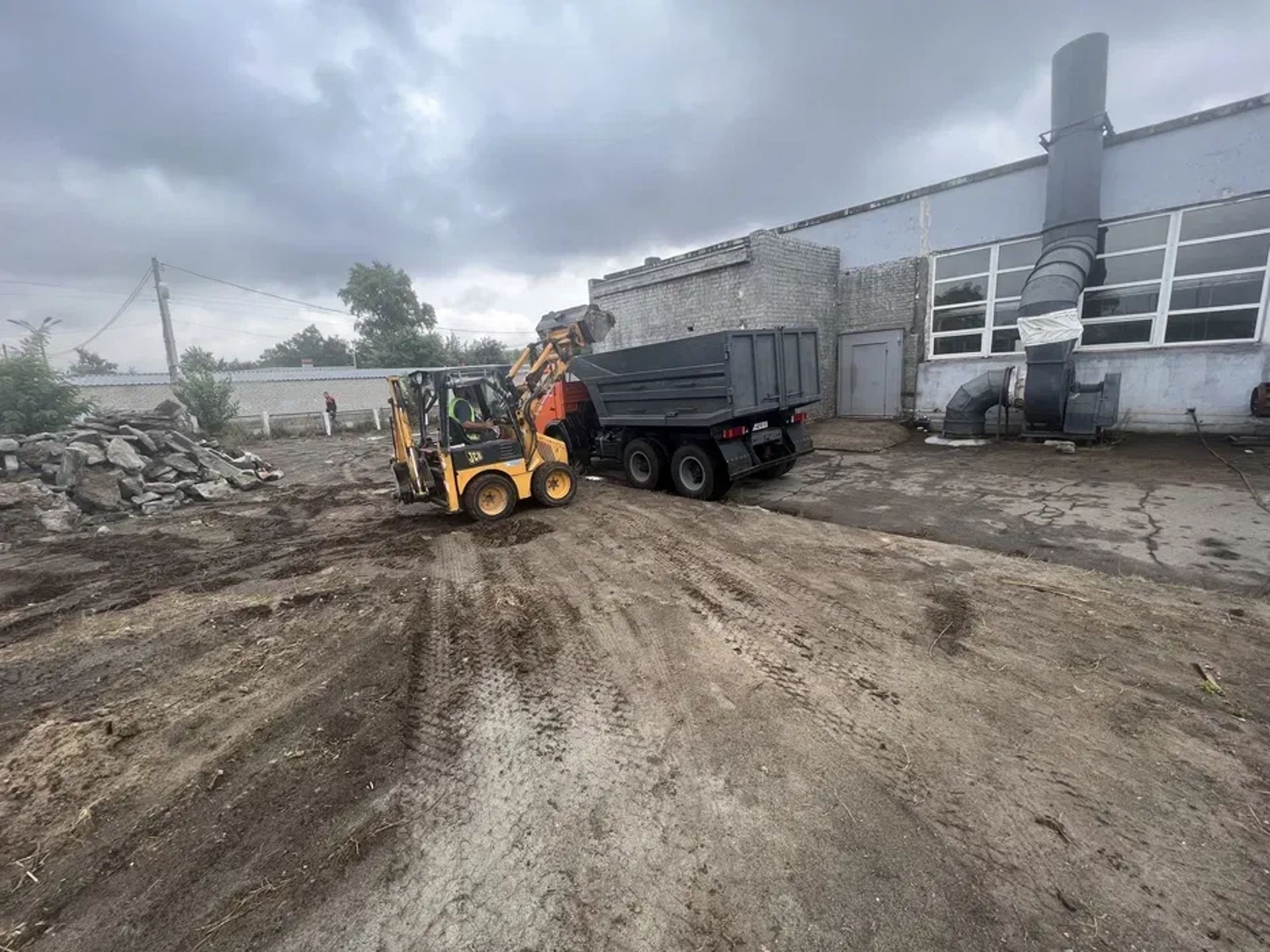 Послуги самоскида Камаз 10-12 т, Daf 25 T, пісок, щебінь, вивіз сміття!