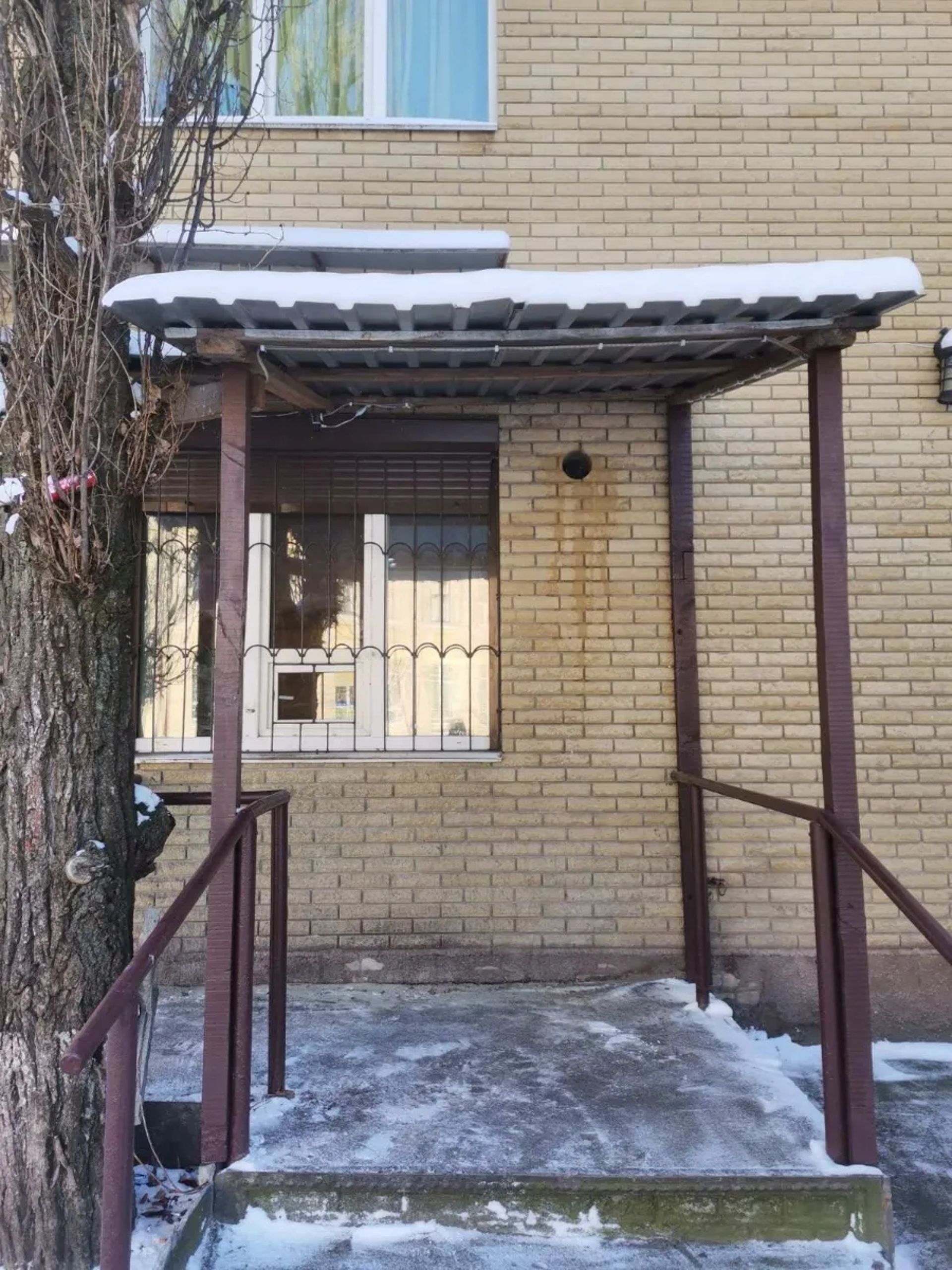 Алмазне свердління отворів. Буріння отворів без пилу та бруду. Монтаж кухонних витяжок. Встановлення рекуператорів. Алмазна різка бетону. Розширення проємів. Демонтажні роботи. Висвердлювання отворів алмазними коронками.