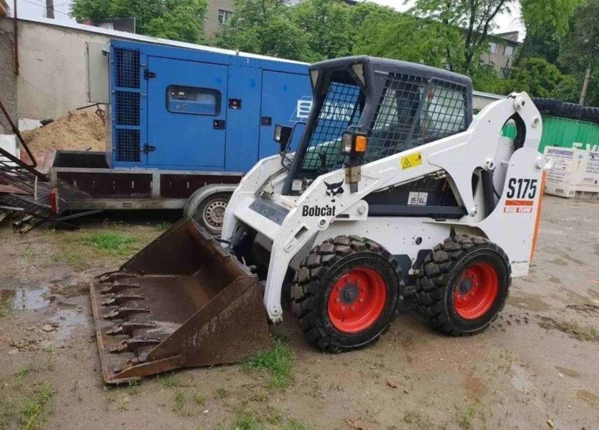 Мінінавантажувач Bobcat S175 для будівельних та земельних робіт