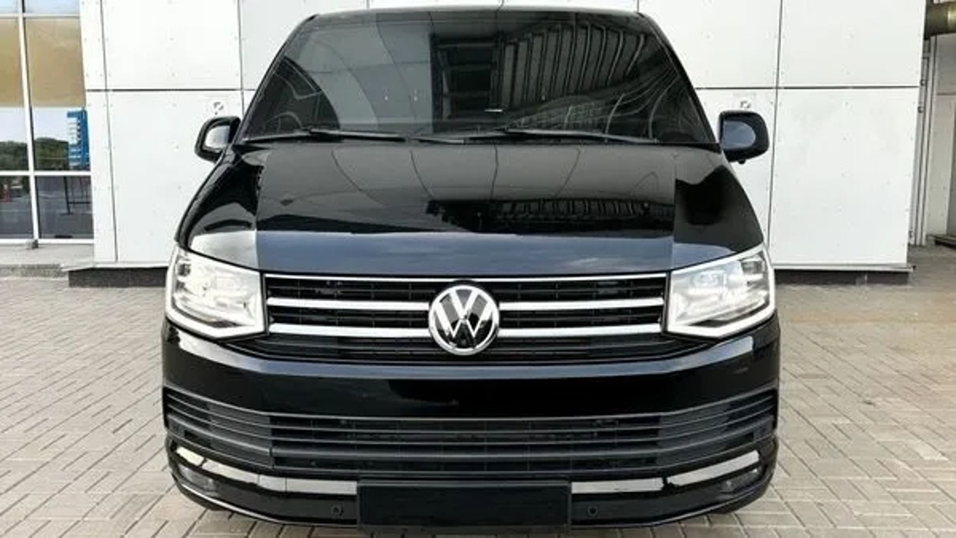 380 Мікроавтобус Volkswagen Multivan B6 броньований без водія