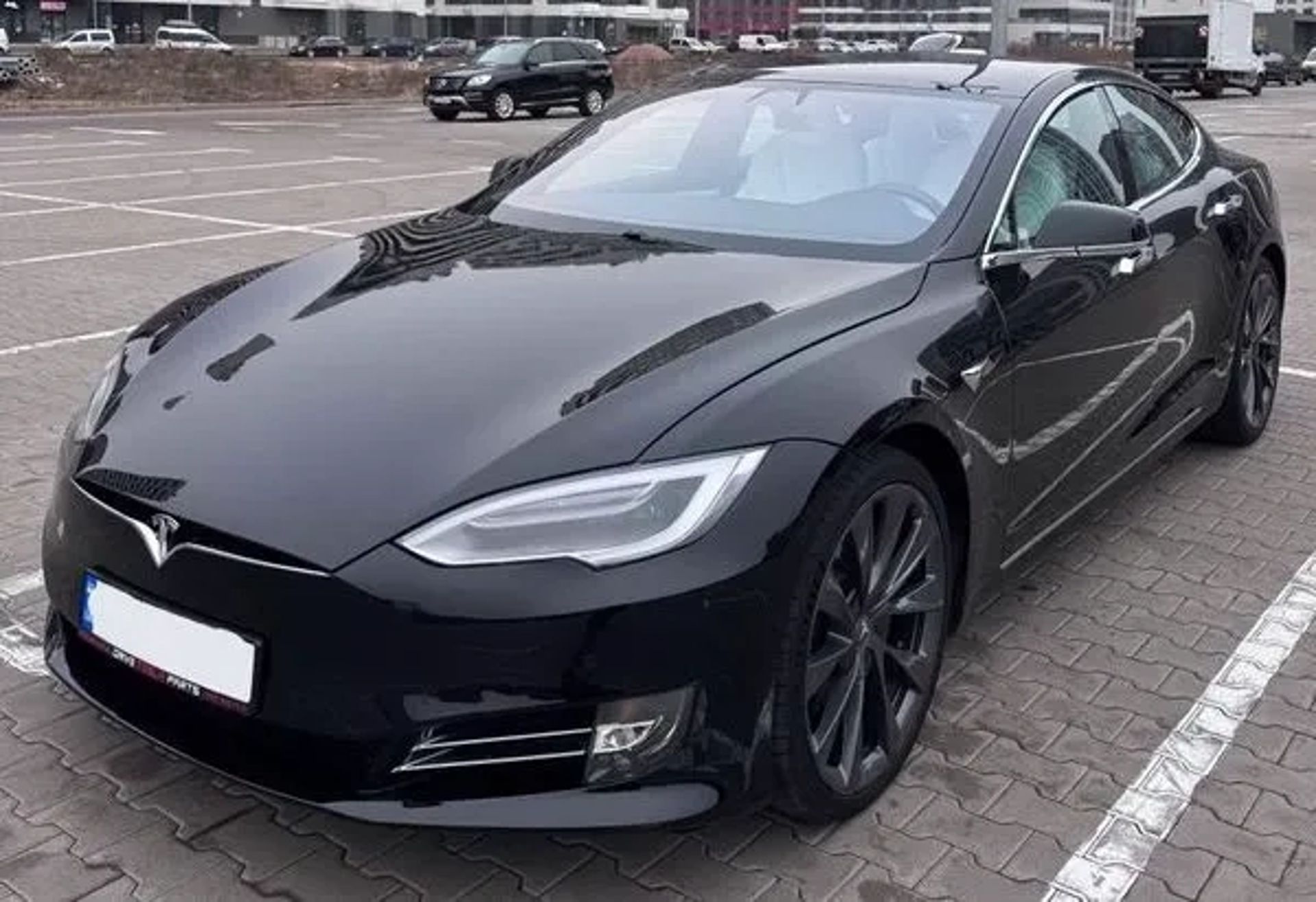 229 Авто на весілля Tesla Model S Performance чорний