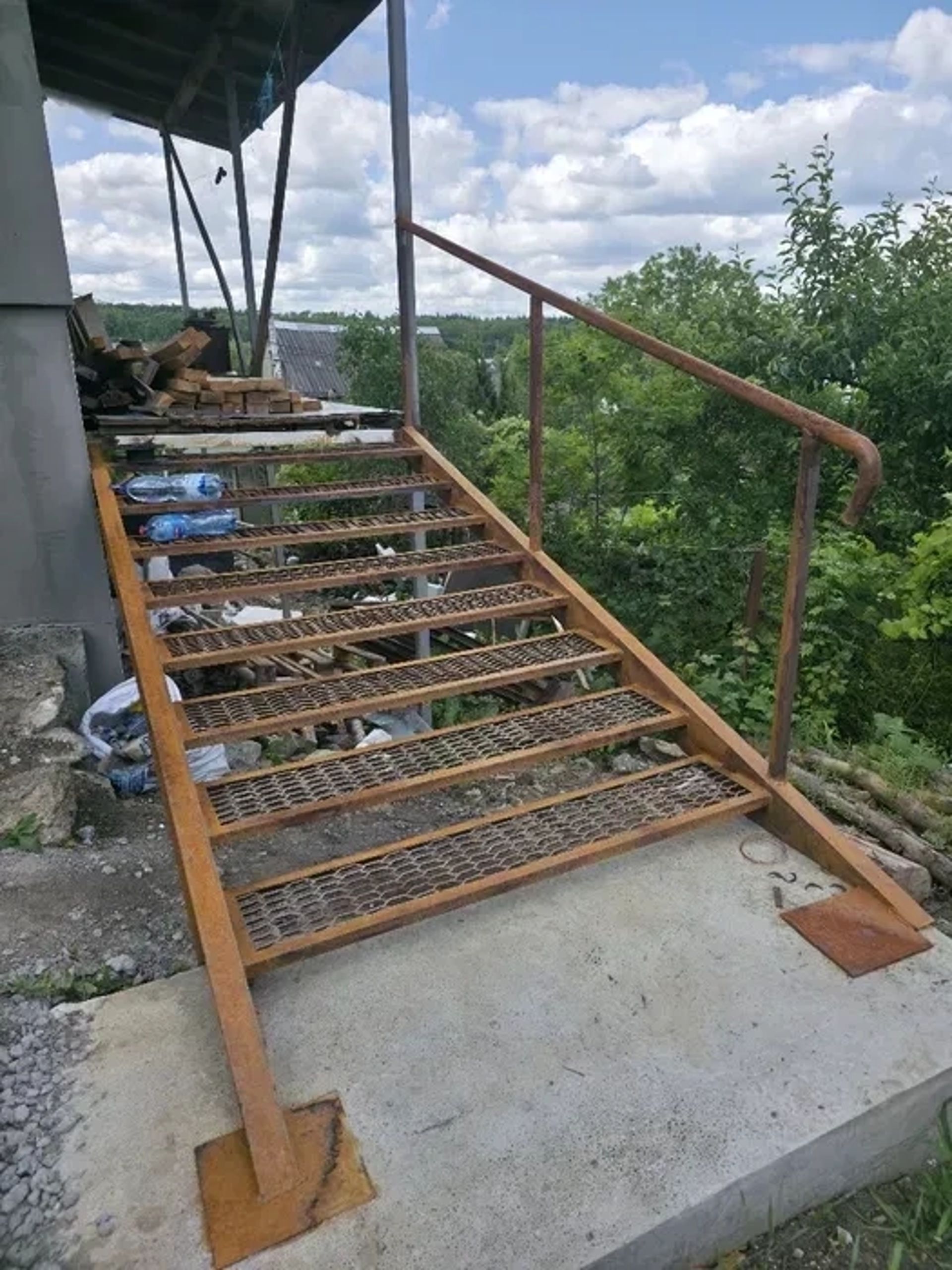 Кваліфікований фахівець з ручного дугового та напівавтоматичного зварювання металоконструкцій