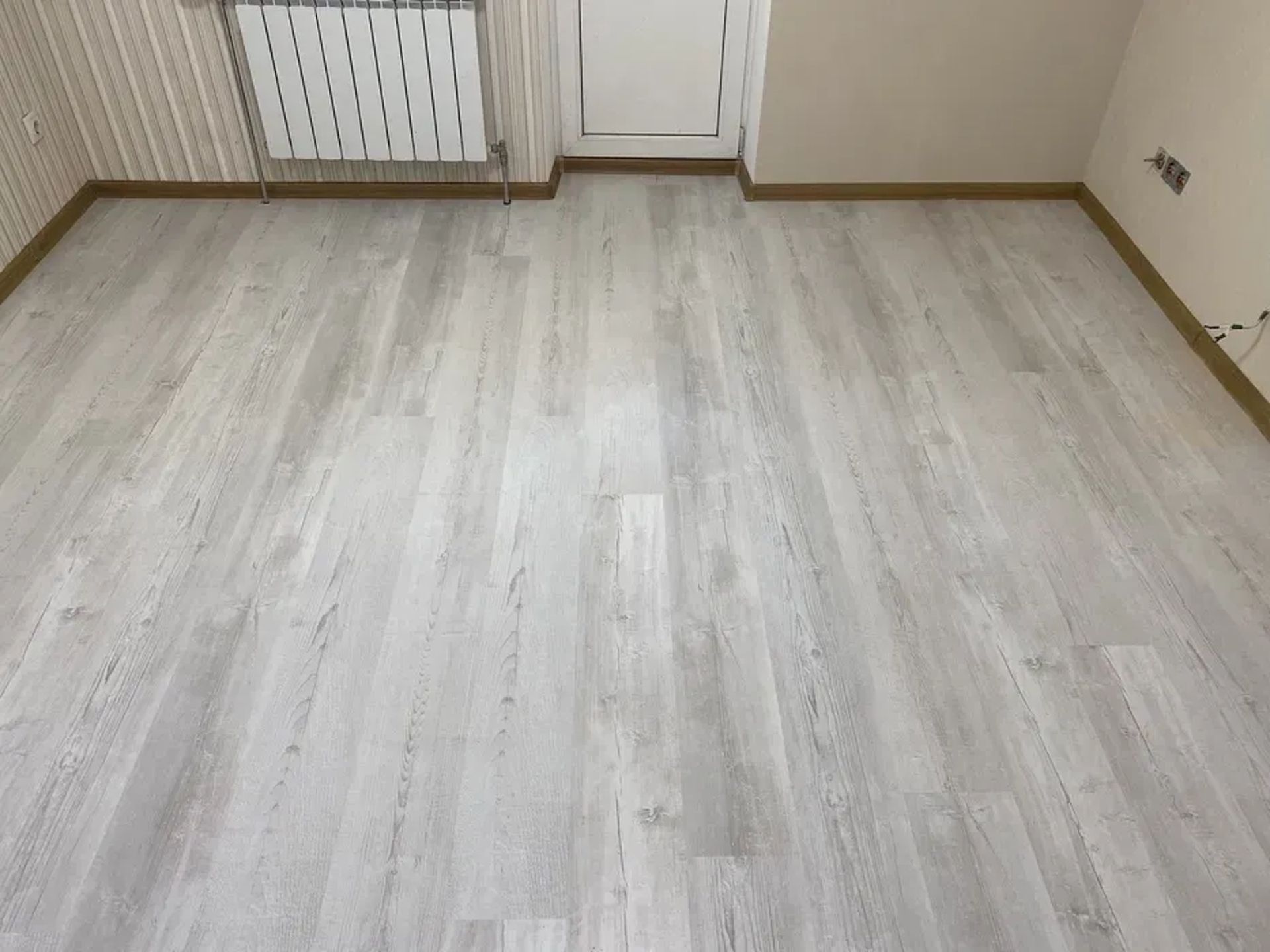 Монтаж демонтаж ламінату, плінтусів від 150грн