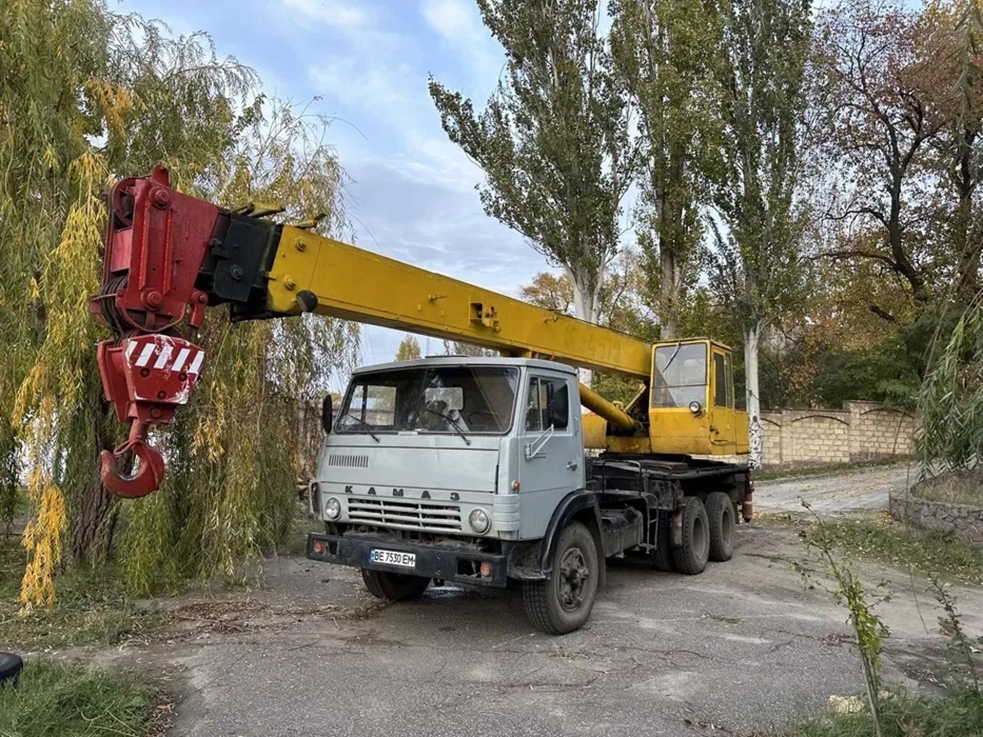 Автокран на базі КАМАЗ (21 тонна, 40 метрів)