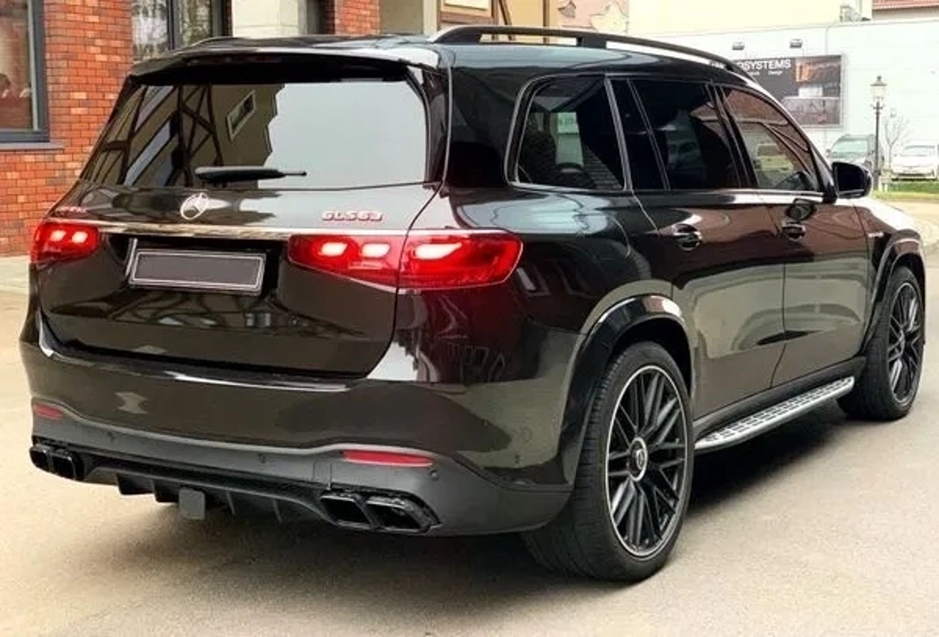 258 Mercedes-Benz GLS 63 AMG без водія або з водієм