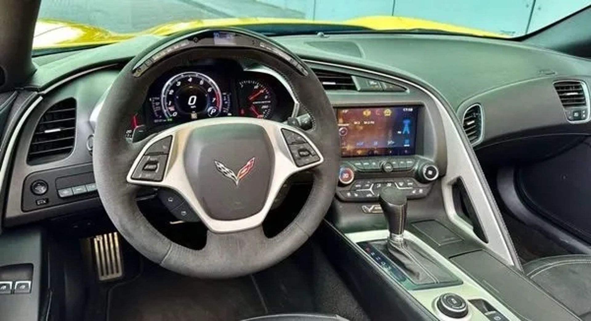 011 Кабріолет Chevrolete Corvette Stingray жовтий на зйомки