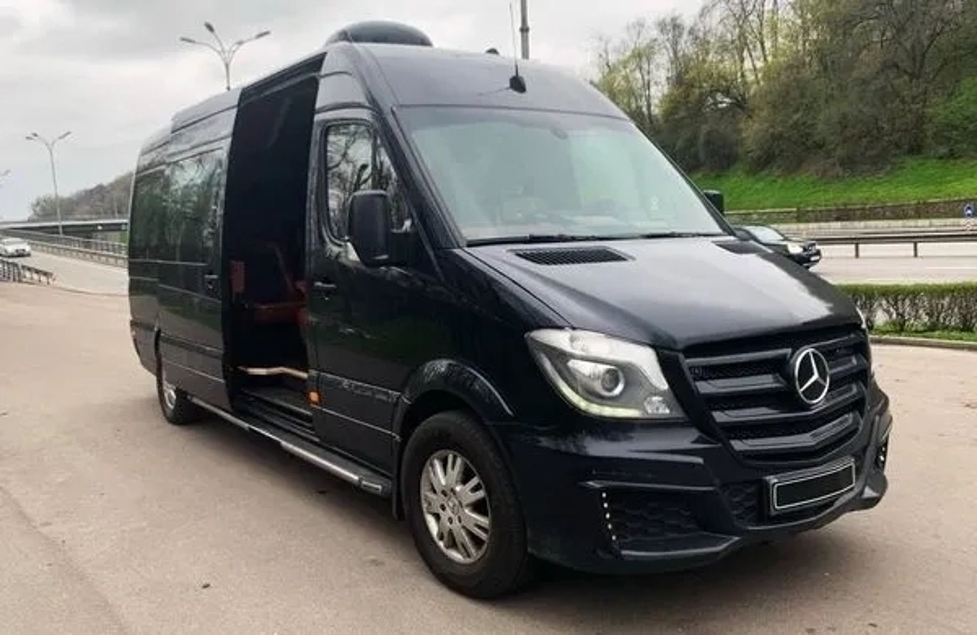 278 Мікроавтобус Mercedes-Benz Sprinter чорный VIP-class з водієм