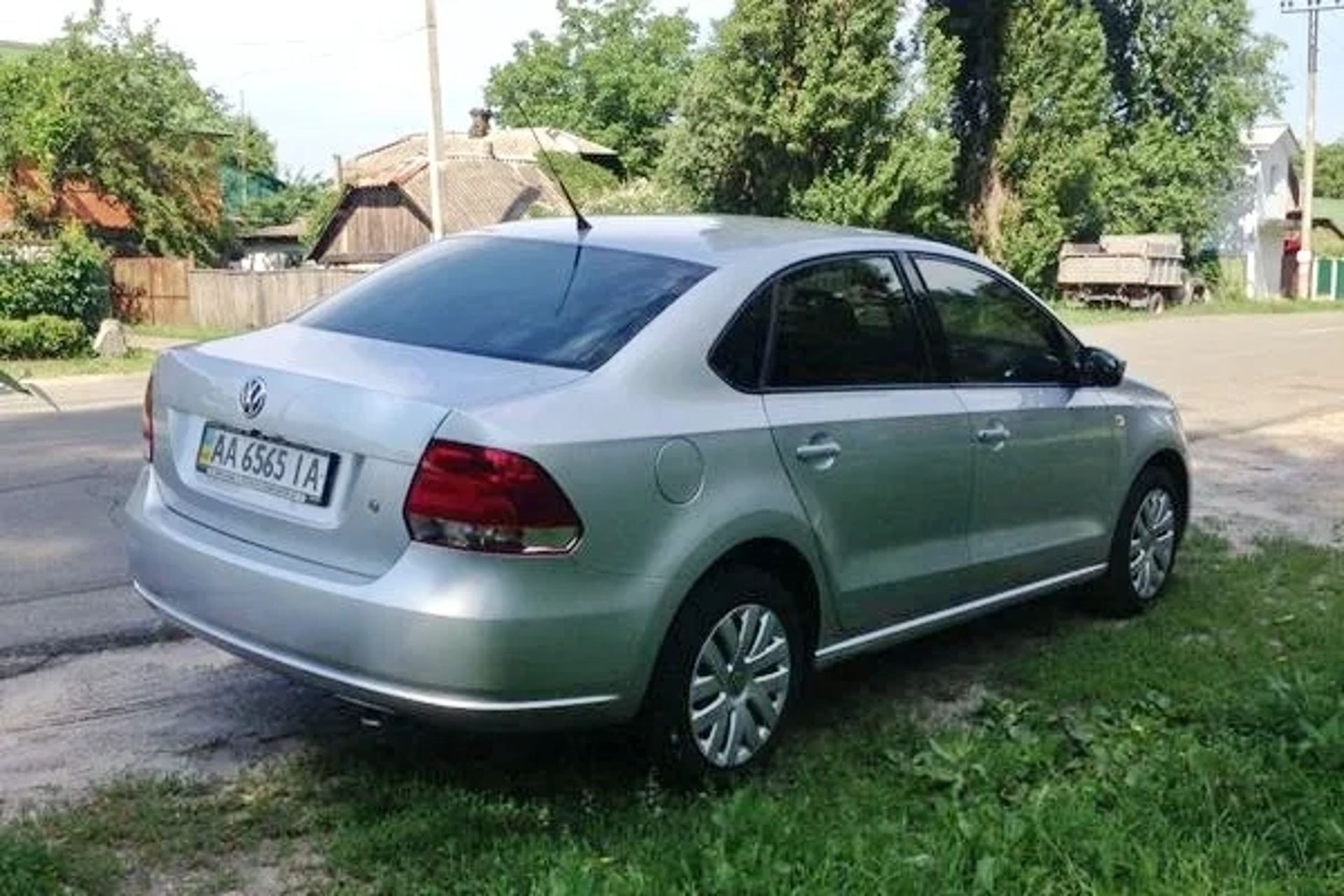 184 Volkswagen Polo седан замовити на весілля