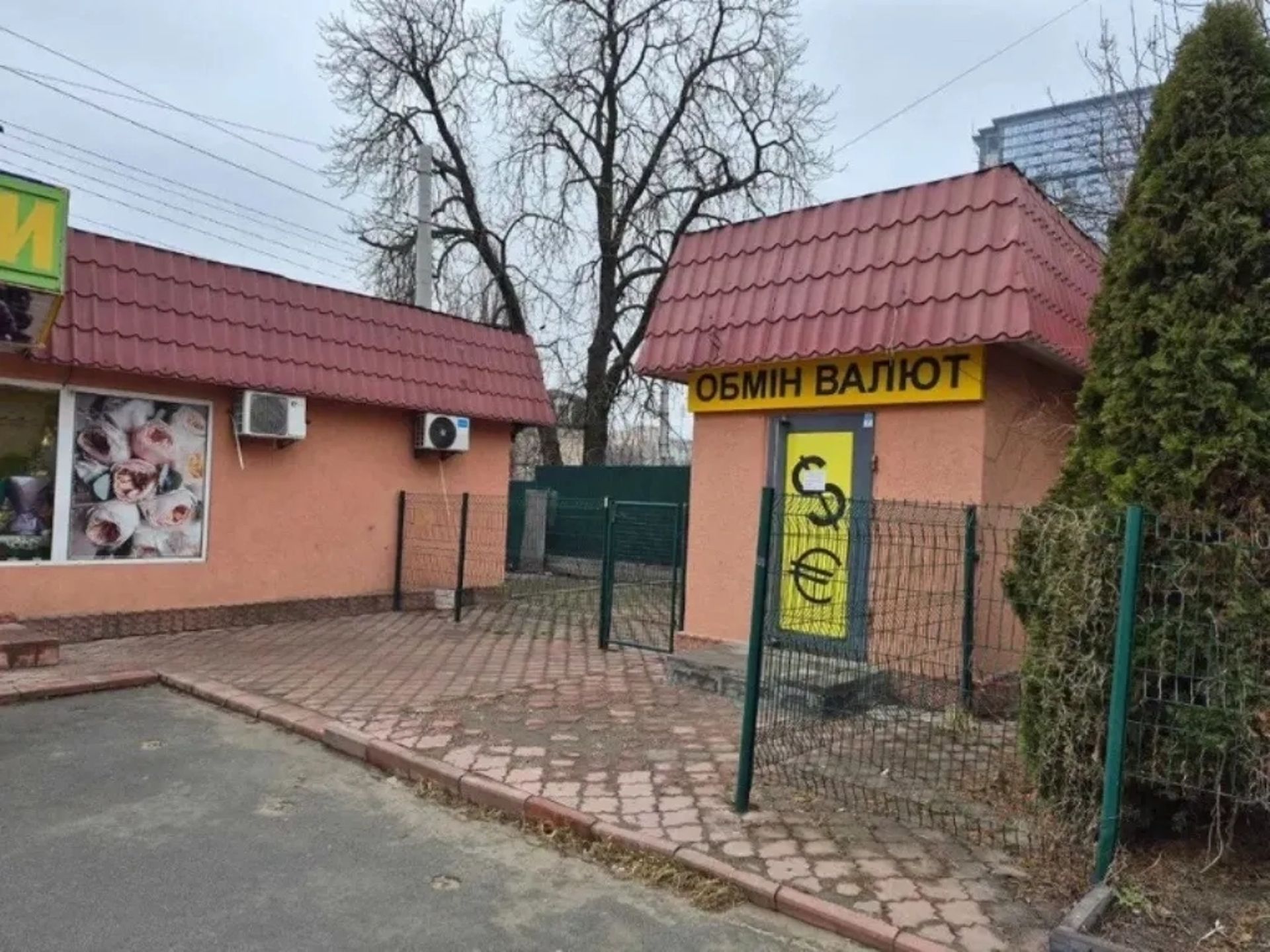 Фасадне приміщення 7 м2 на Галицькій площі