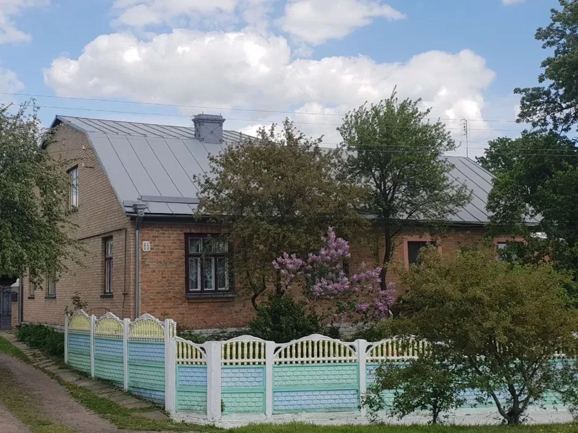 Професійне фарбування дахів, фасадів