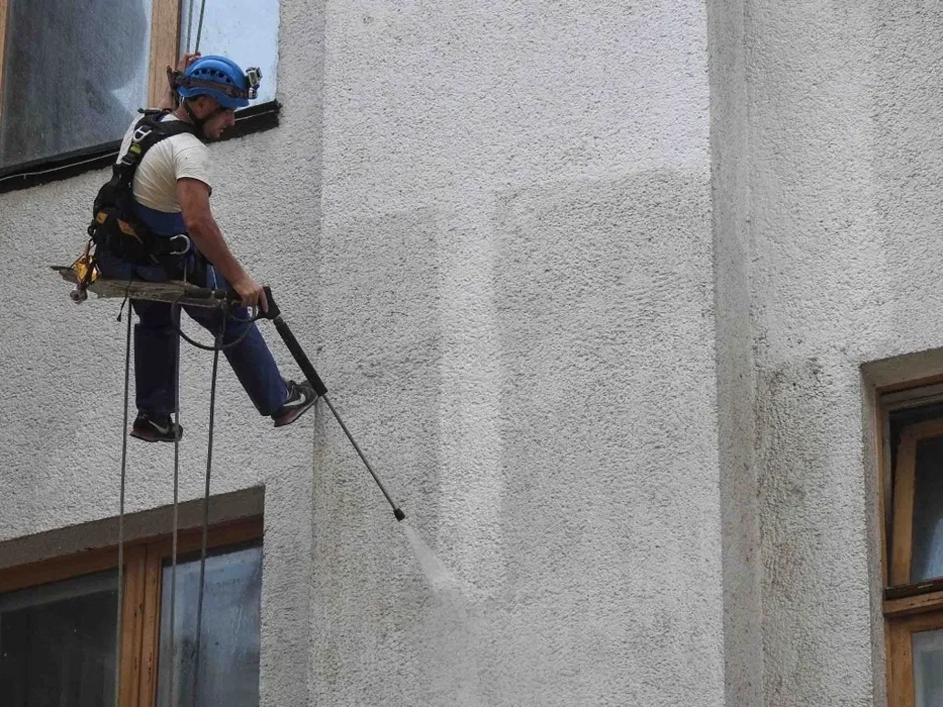*Миття фасадів*