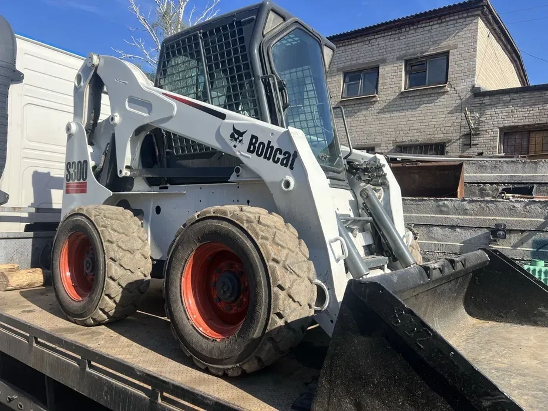 JCB 190 — надійний мінінавантажувач для будівельних робіт