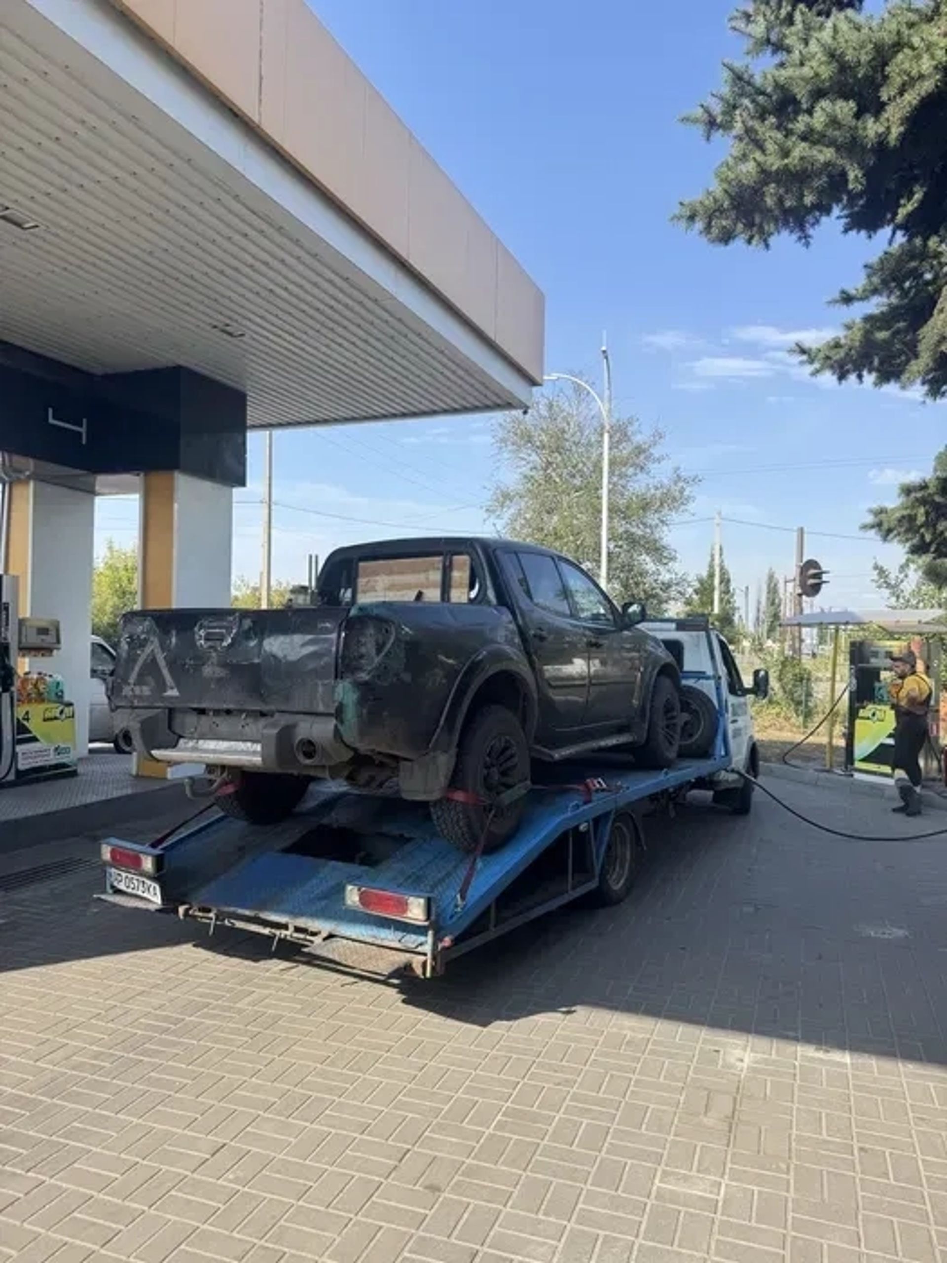 Евакуатор на базі ГАЗель для перевезення легкових авто та техніки