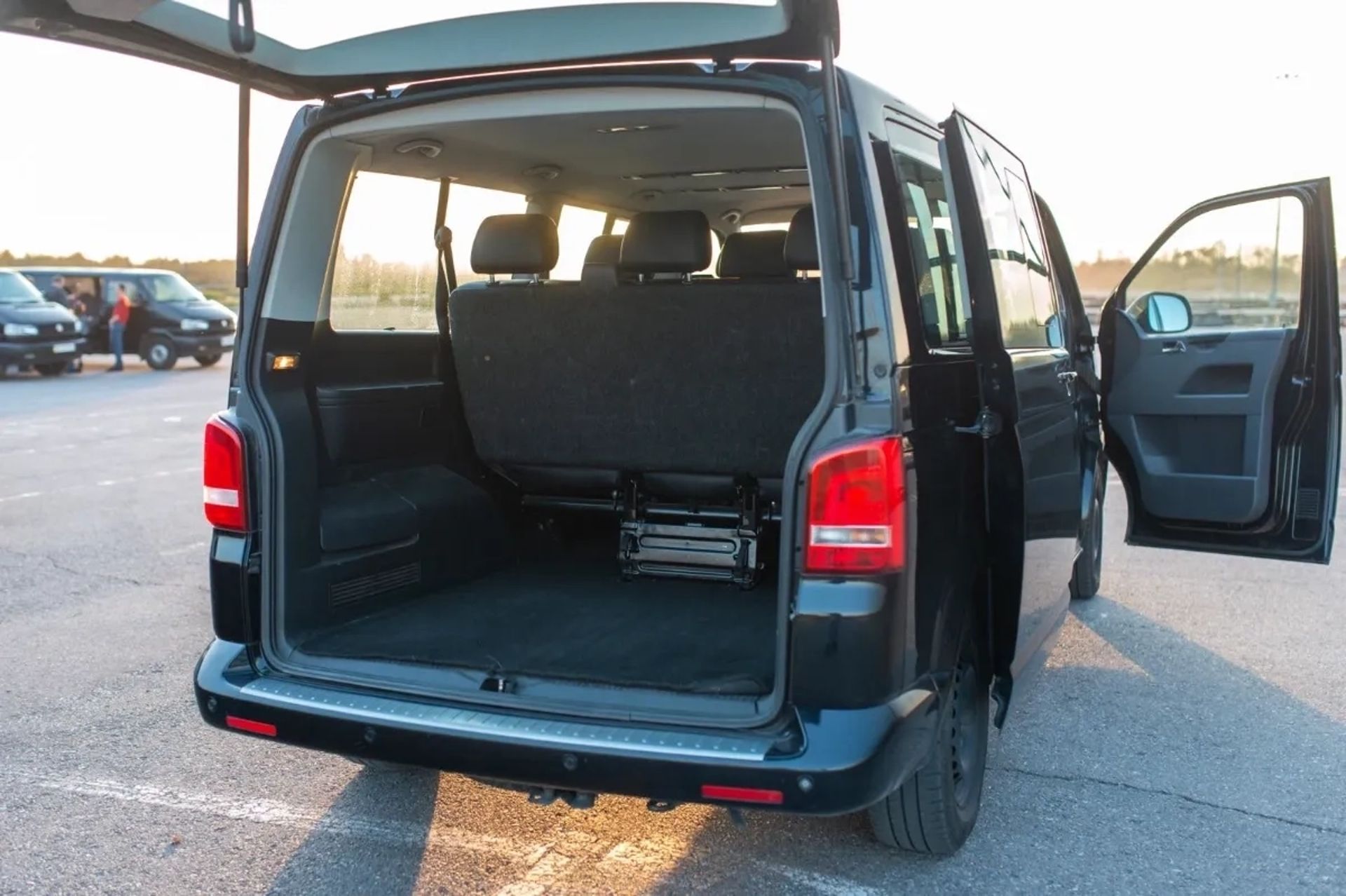 Мікроавтобус Volkswagen Caravelle 2012р - 8 пасажирських місць