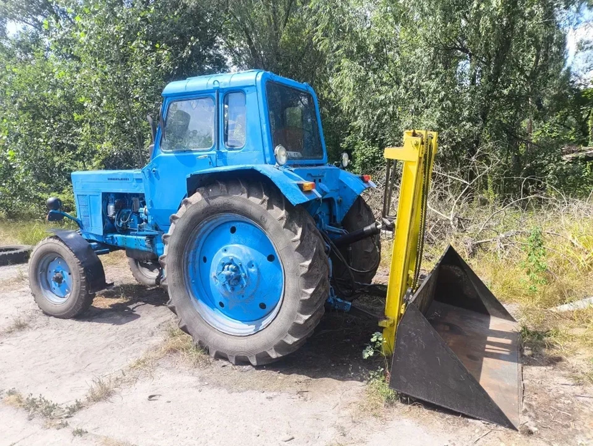 Трактор МТЗ-80 для земляних, комунальних та господарських робіт