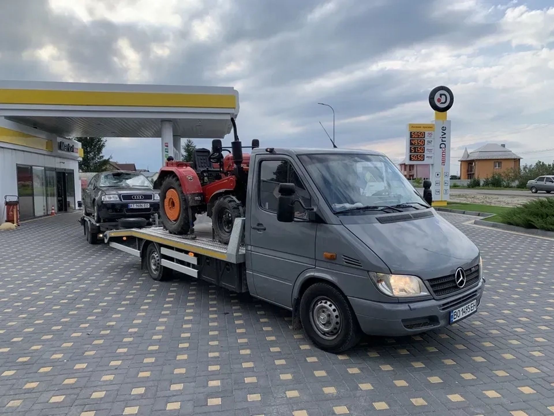 Евакуатор на базі Mercedes-Benz Sprinter
