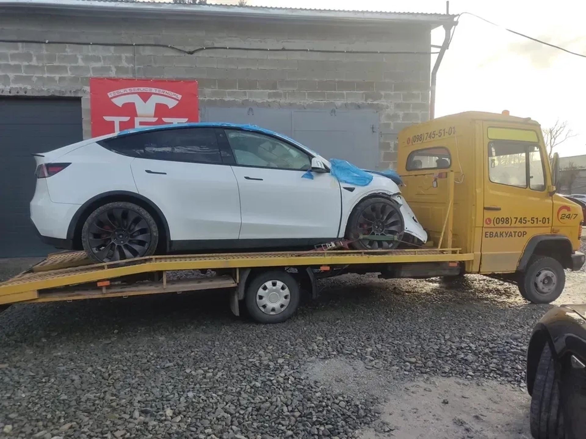 Евакуатор з лебідкою на базі Mercedes-Benz Vario 3,5 тонн
