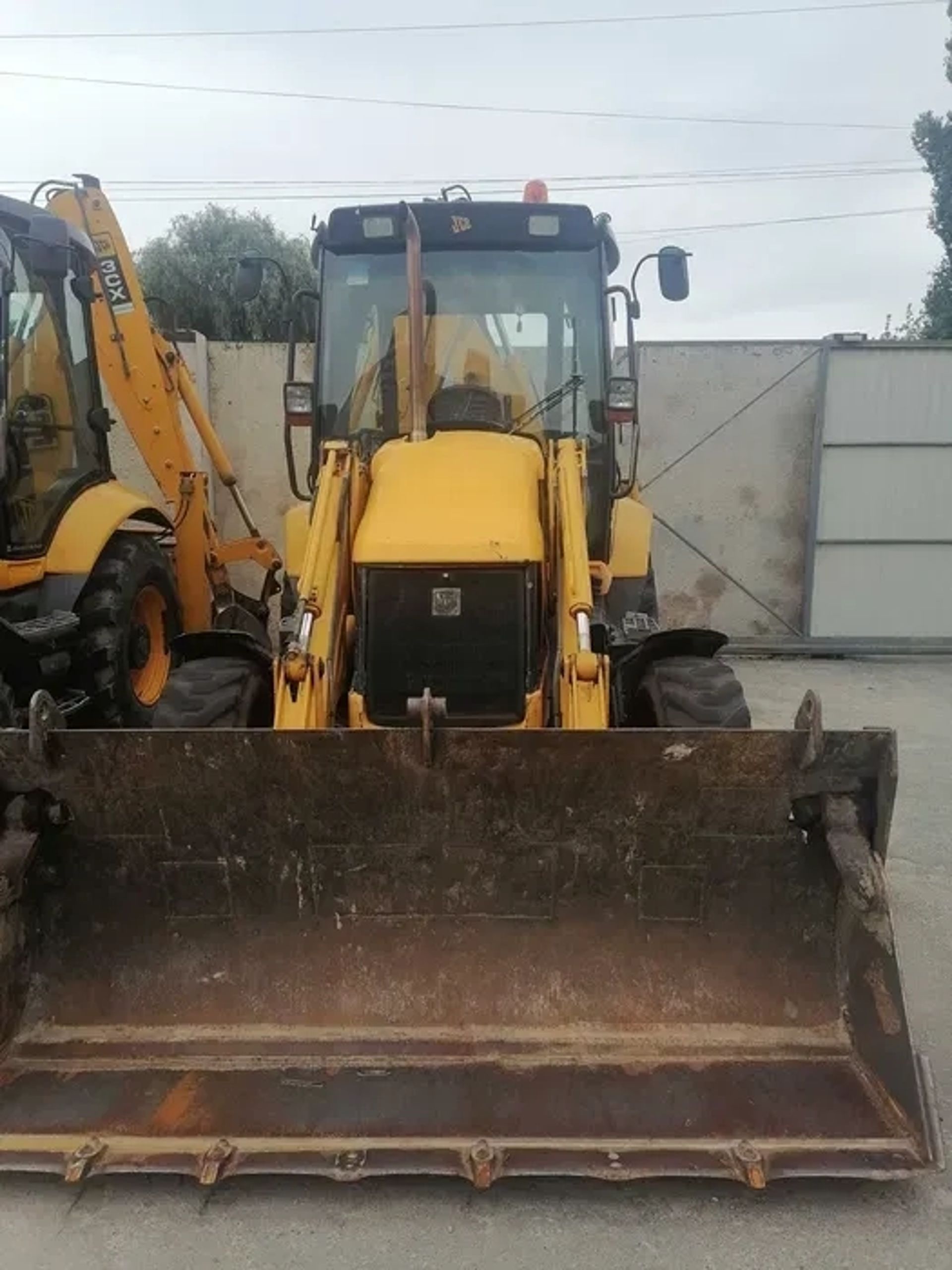 Екскаватор-навантажувач JCB 3CX