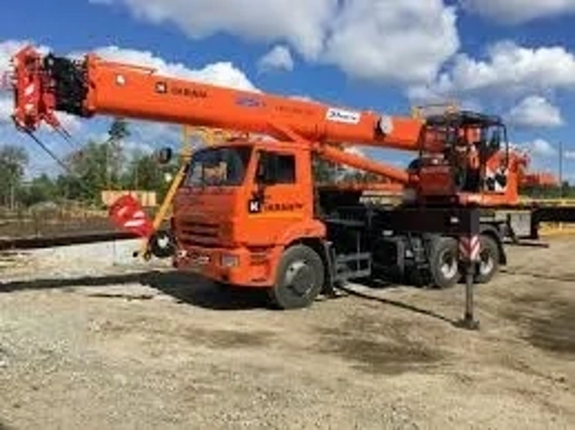Автокран КАМАЗ-65115 (25 тонн, стріла 31 м)