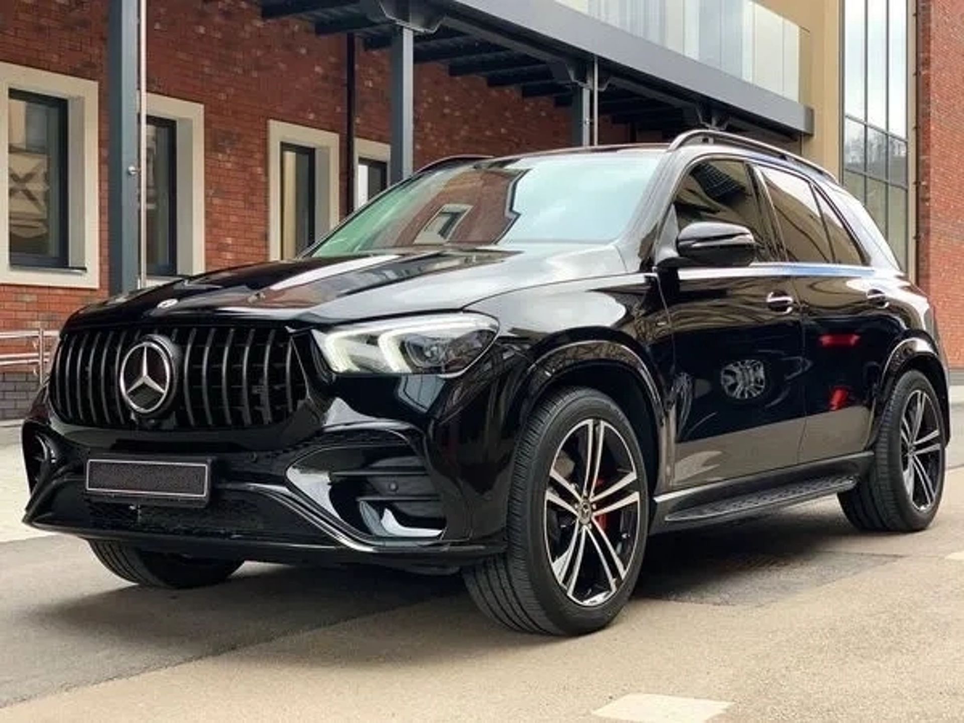 374 Mercedes-Benz GLE 350 AMG з водієм без водія