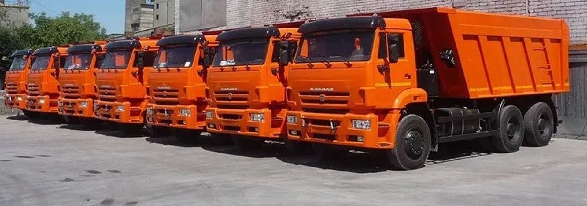 Самоскид Камаз 20 т — Доставка піску, щебню, вивіз ґрунту та сміття