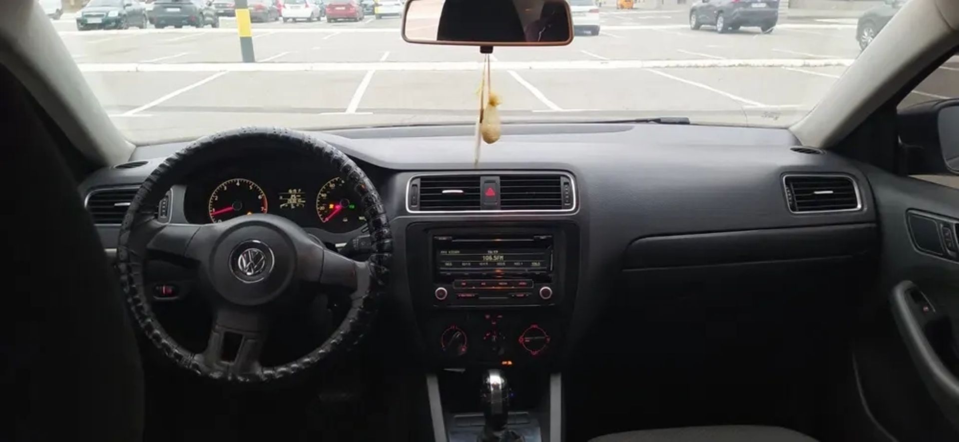 Авто Volkswagen Jetta 2013