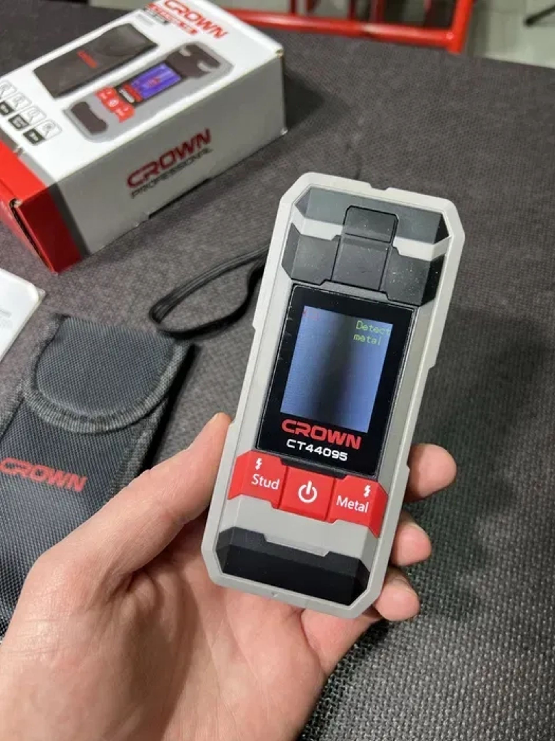 Детектор прихованої проводки CROWN CT44095