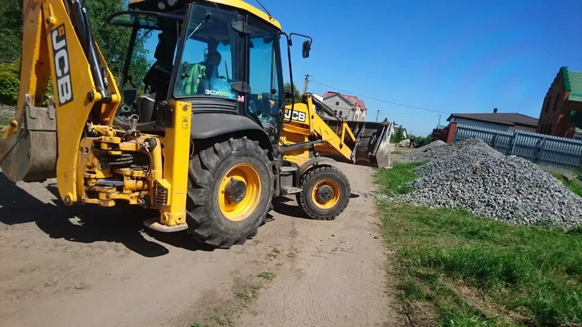 Послуги екскаватора-навантажувача/трактора JCB 3CX.