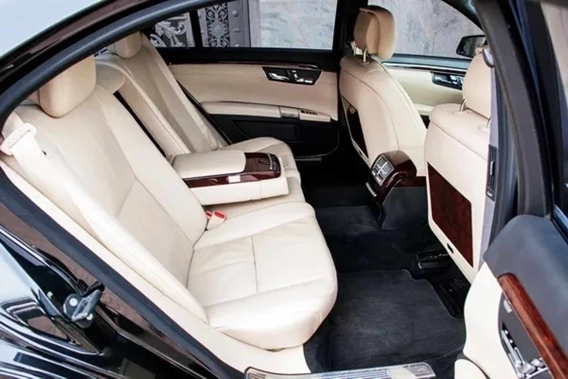 092 Авто на весілля Mercedes W221 S500L black замовити