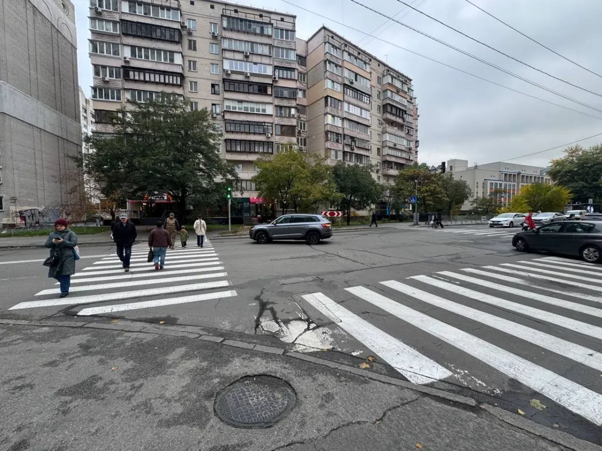 Фасадне приміщення 80 м2 в Дарницькому районі