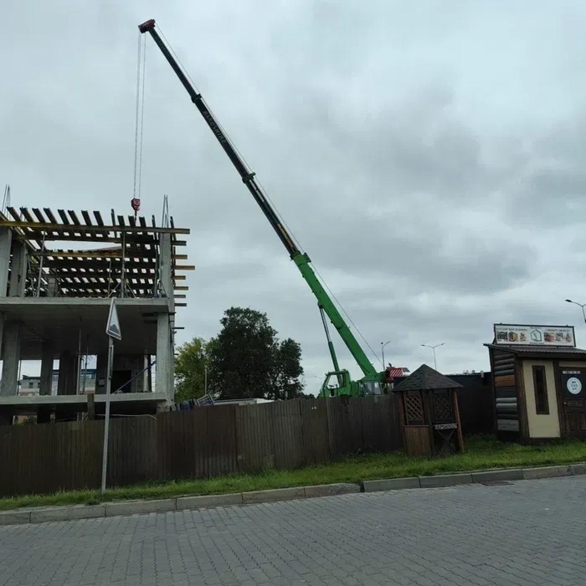 Всюдихідний автокран Terex 35 тонн – Ефективність для складних завдань