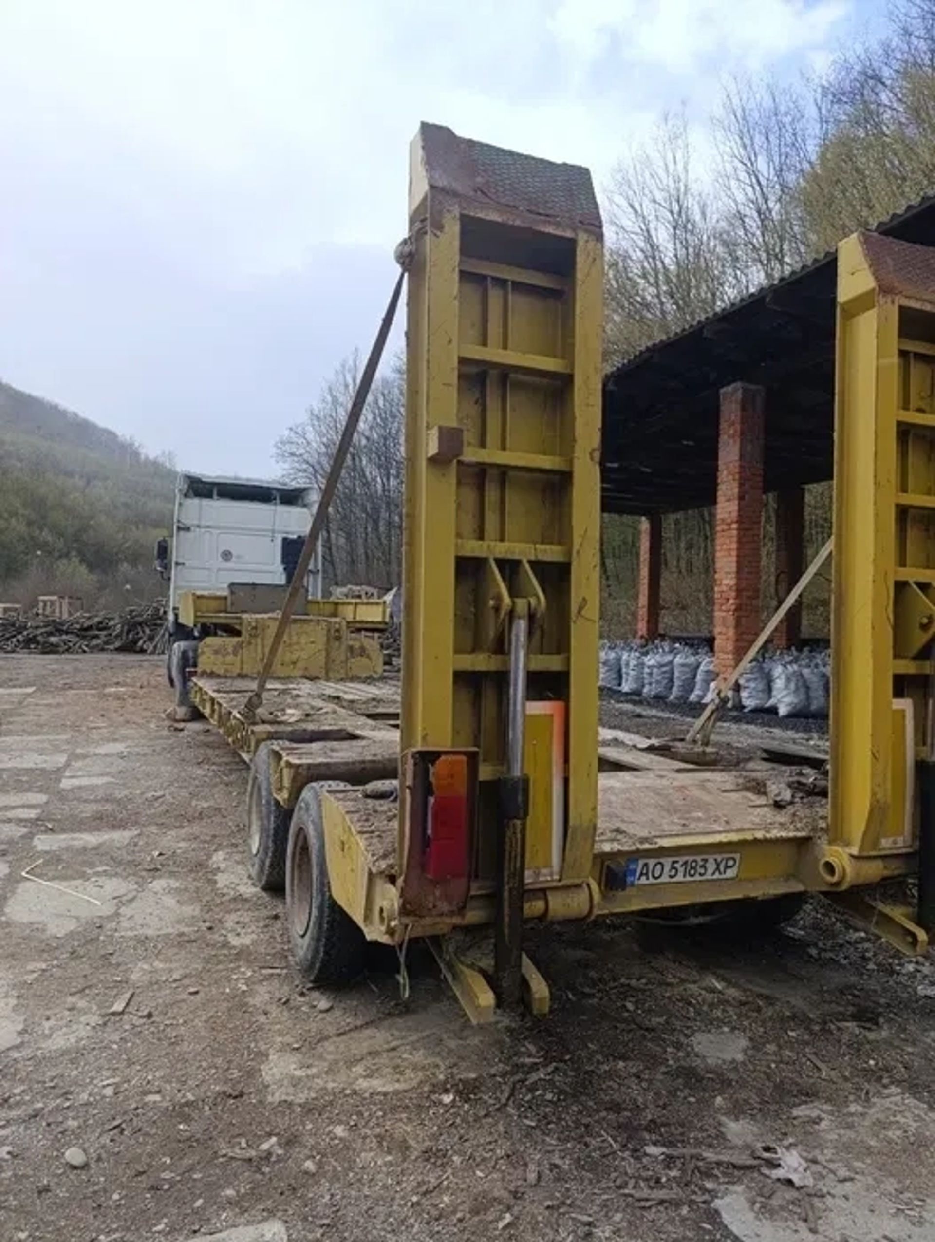 Сідловий тягач DAF 25 тонн - Вантажоперевезення.