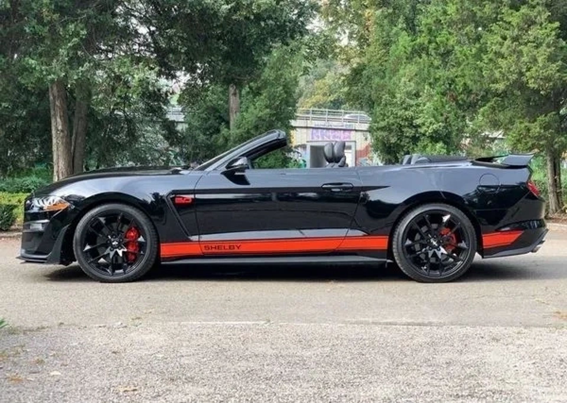 427 Кабріолет Ford Mustang GT 5.0 чорний