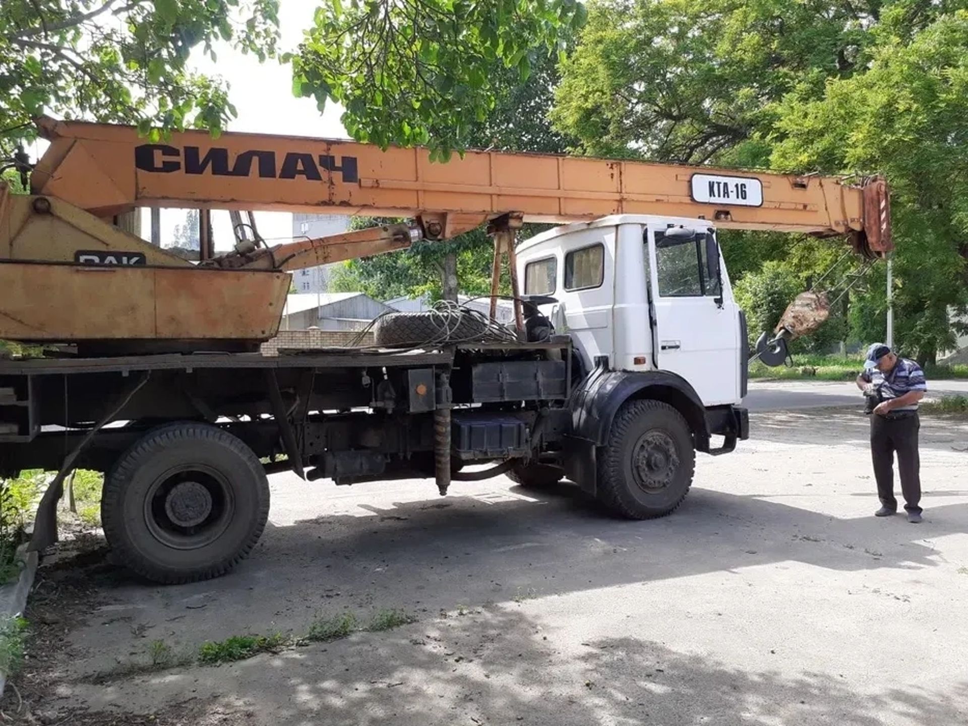 Автокран «Силач» 16 т (довга стріла 21 м) - Для будівництва!