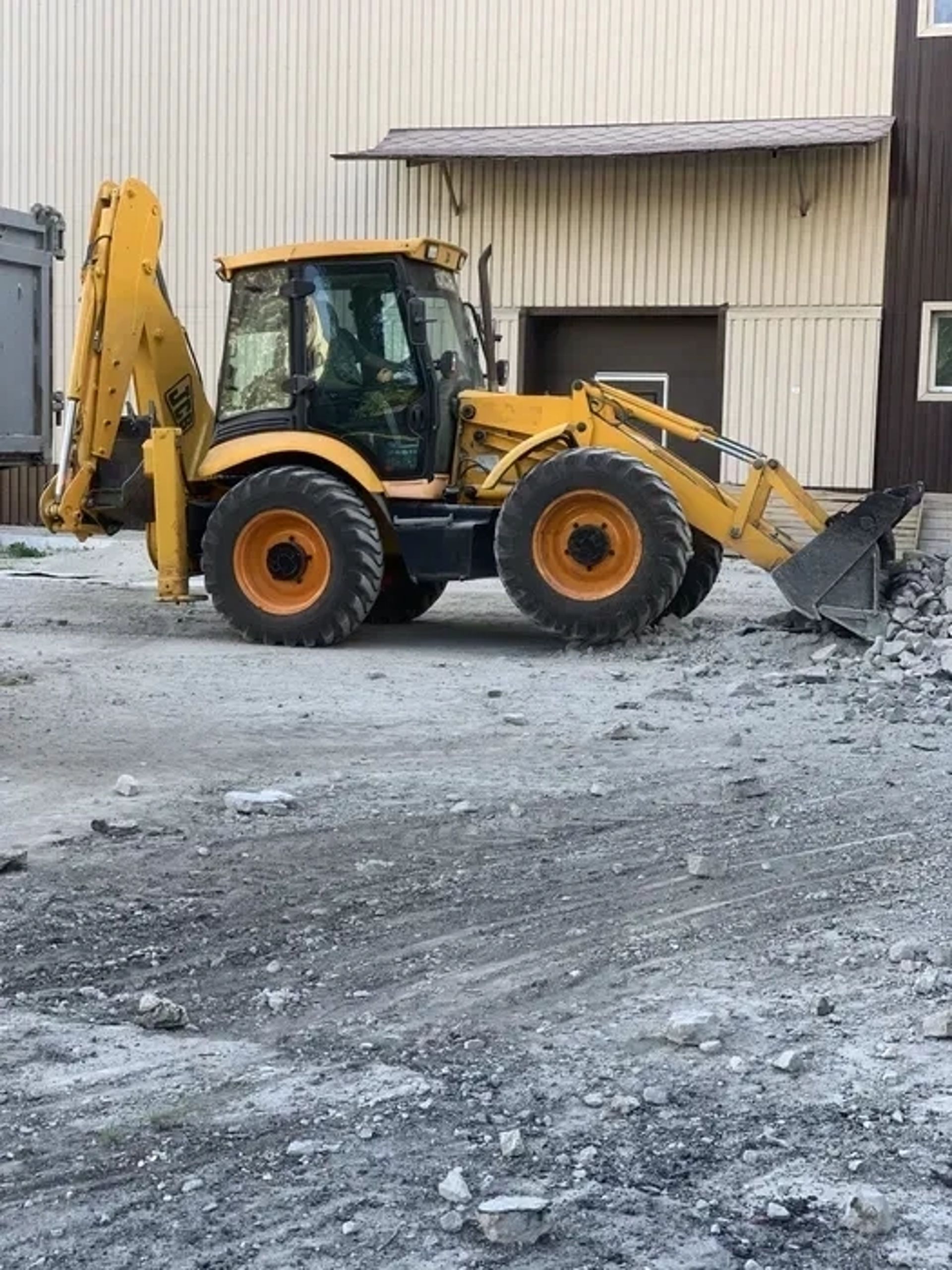Надійний екскаватор навантажувач JCB 4CX