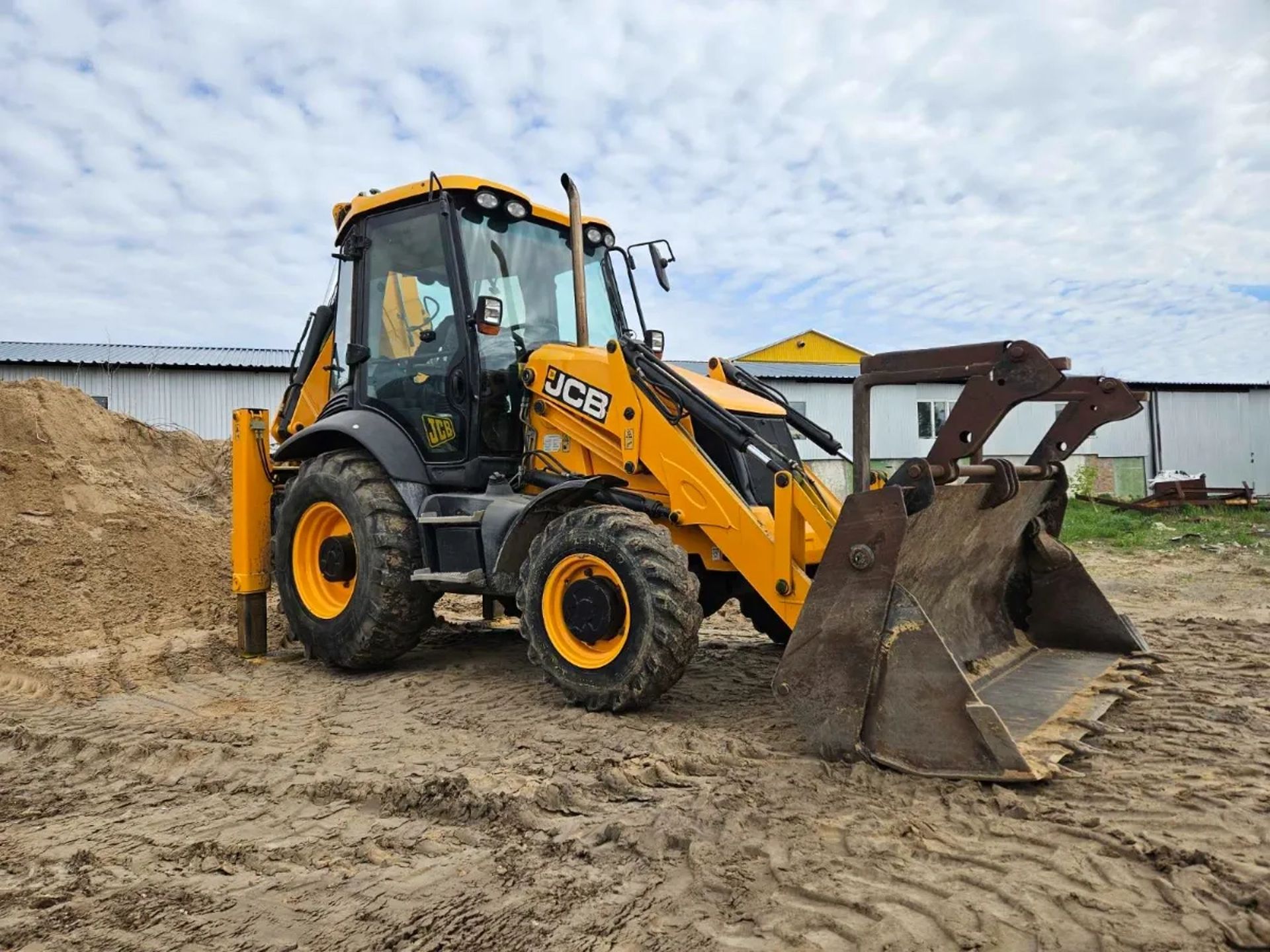 Колісний екскаватор-навантажувач JCB 3CX
