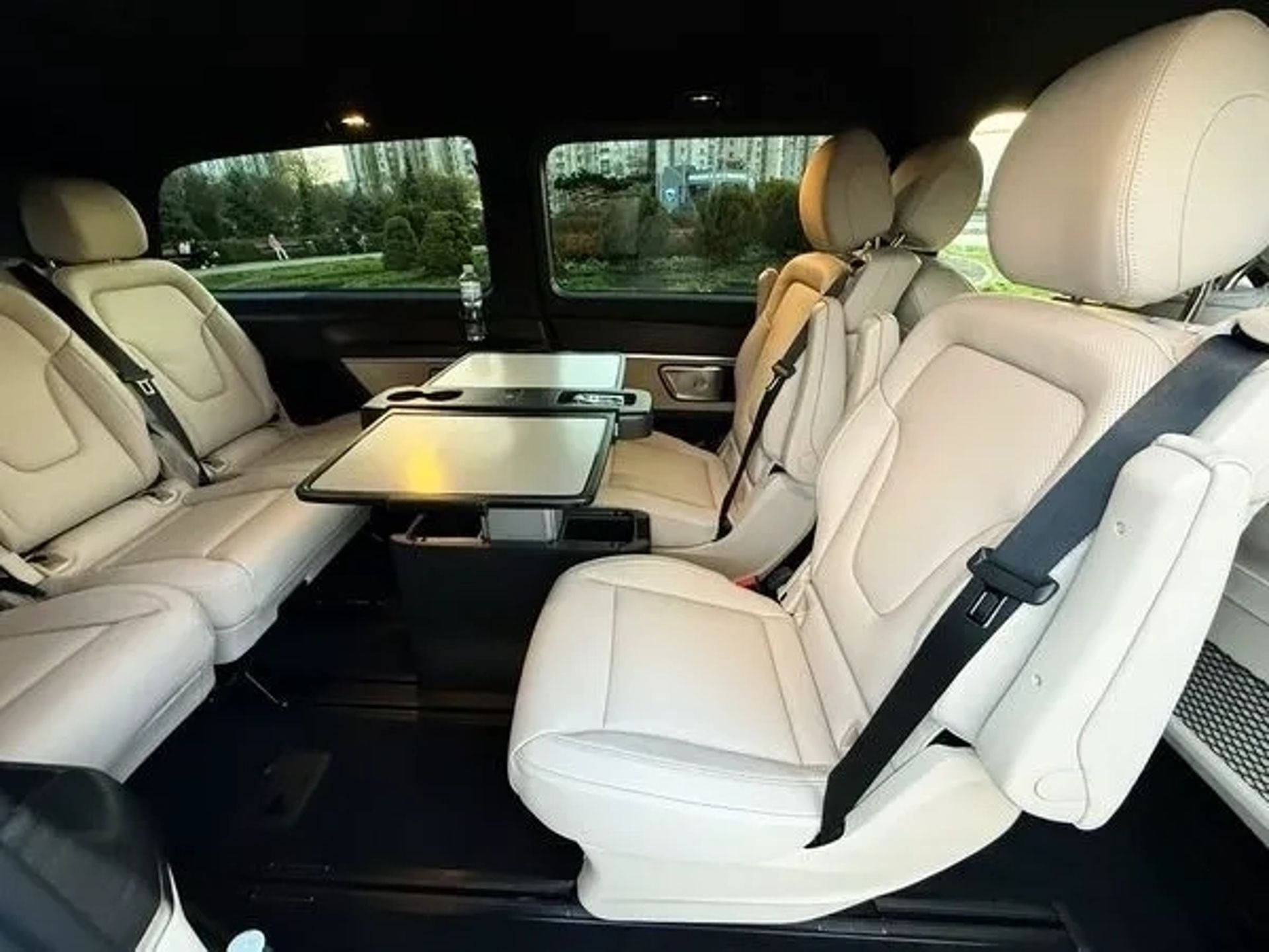 160 Мікроавтобус з водієм Mercedes-Benz V-class 2025 рік
