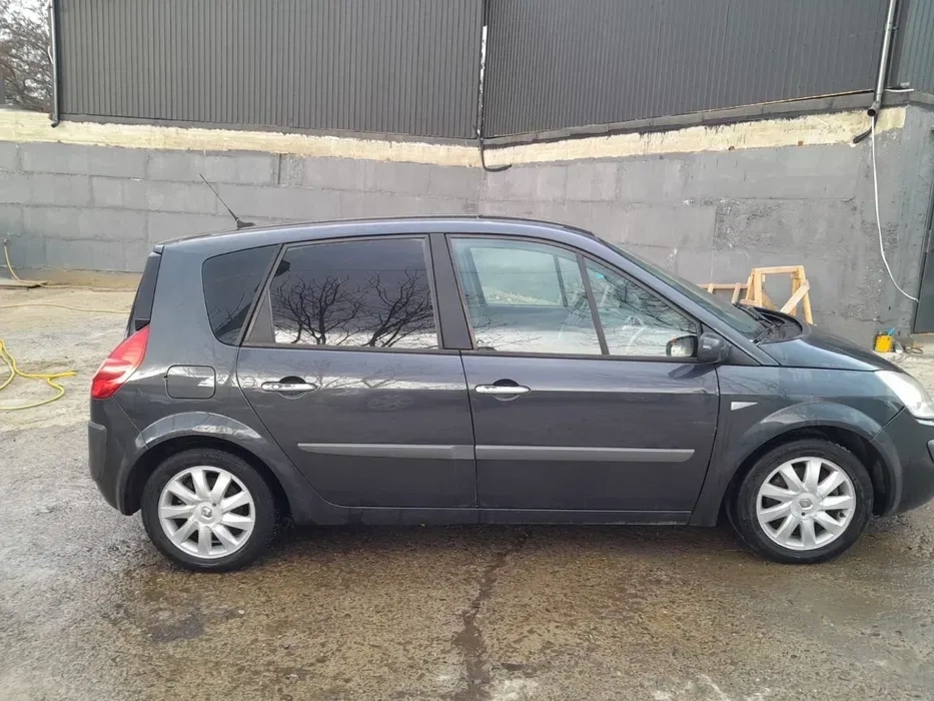 Renault Scénic II (1.6 л Бензин | МКПП) — Ідеальне сімейне авто.