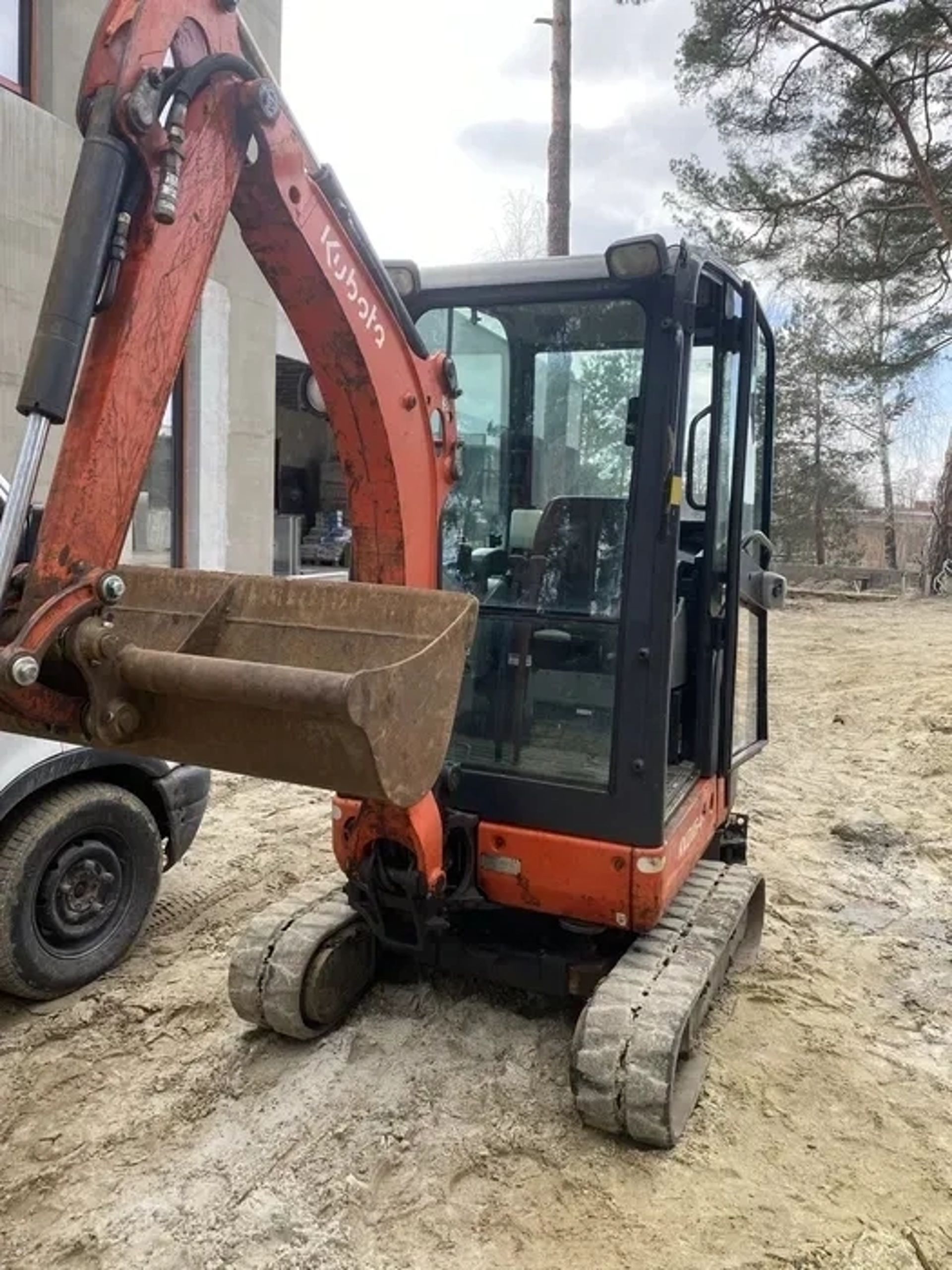 Гусеничний міні-екскаватор Kubota KX016-4
