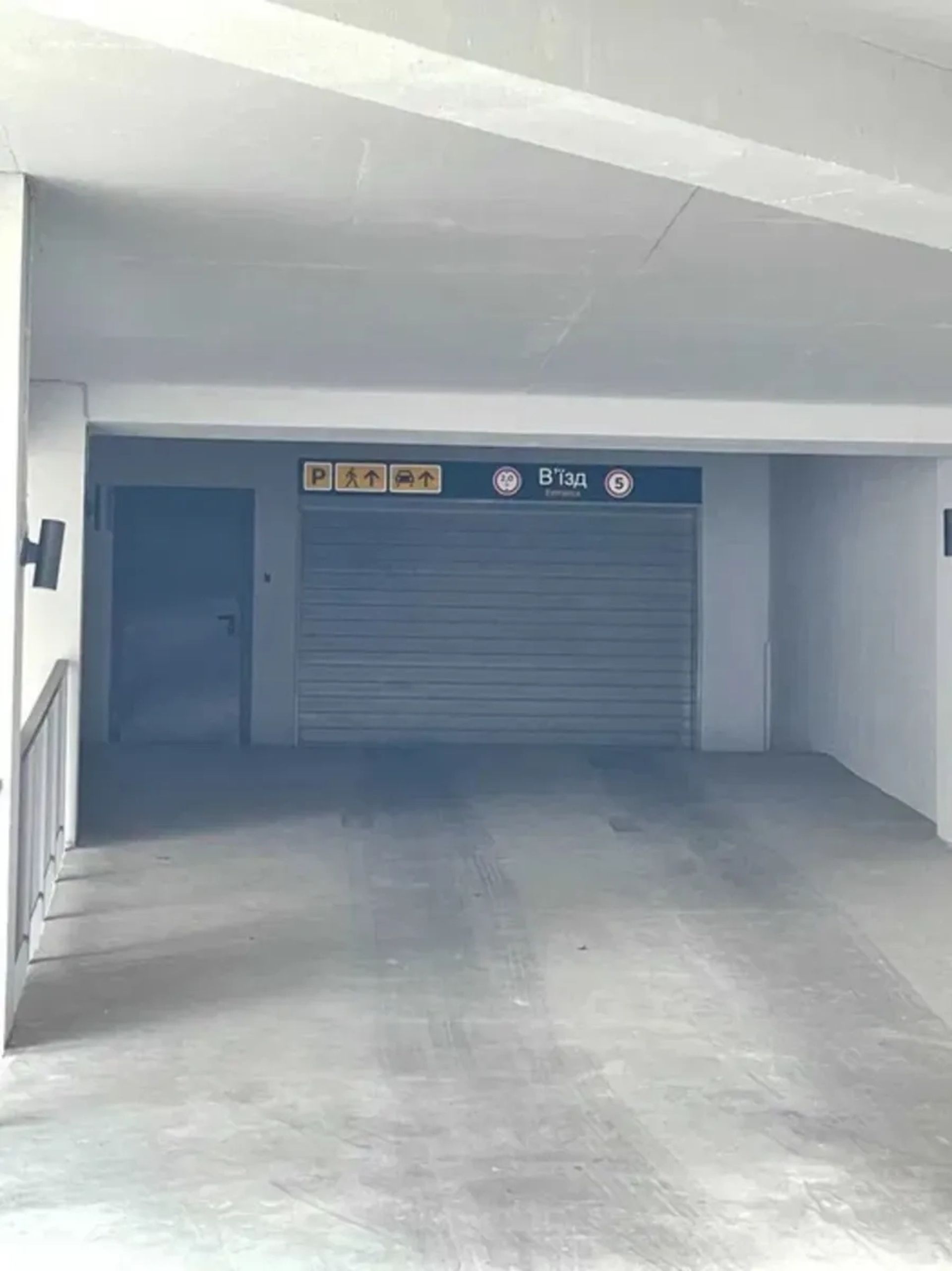 Паркомісце в ЖК К12, зручний заїзд