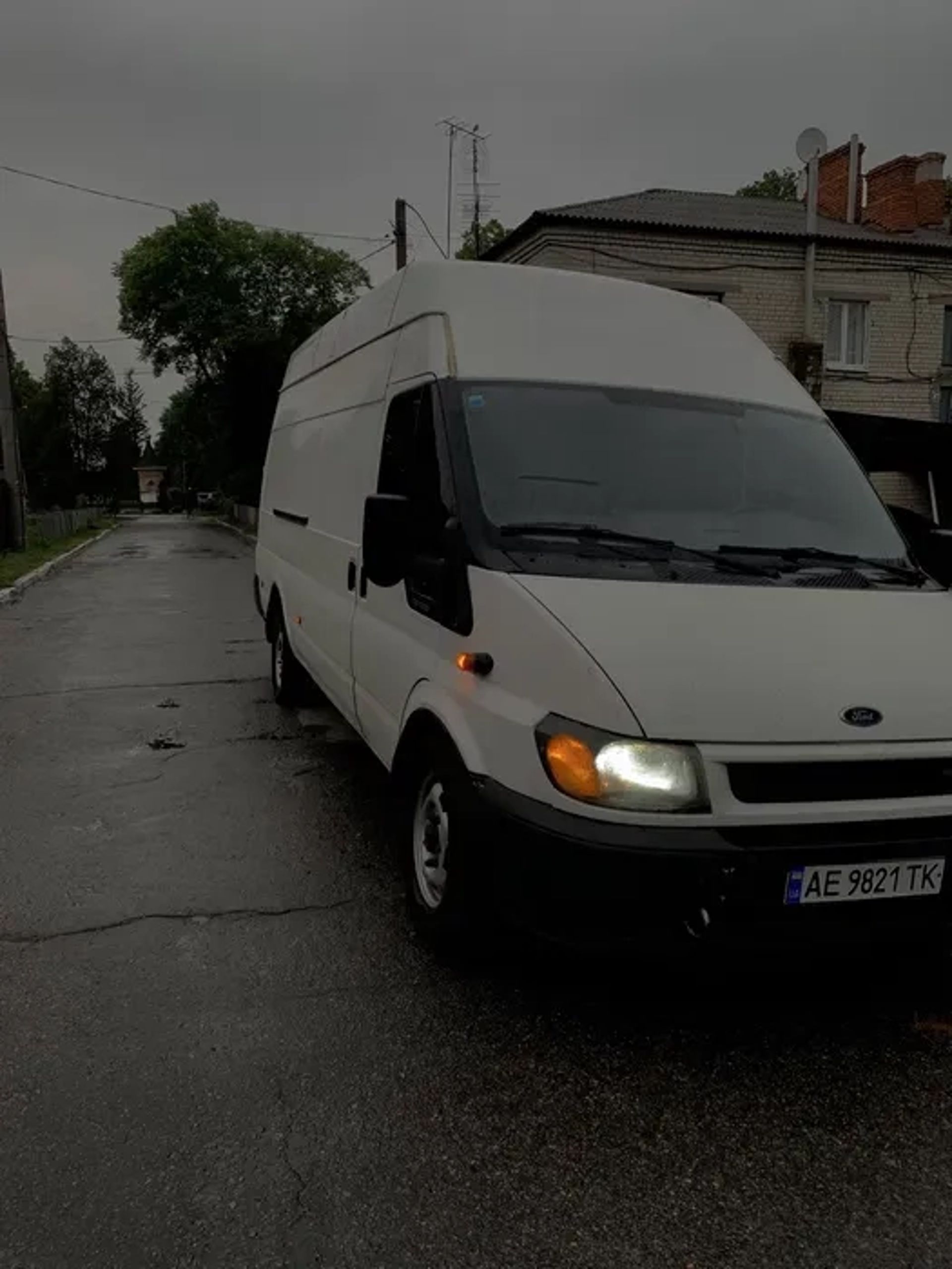 Вантажні перевезення по місту та по Україні. Доставка матеріалів.