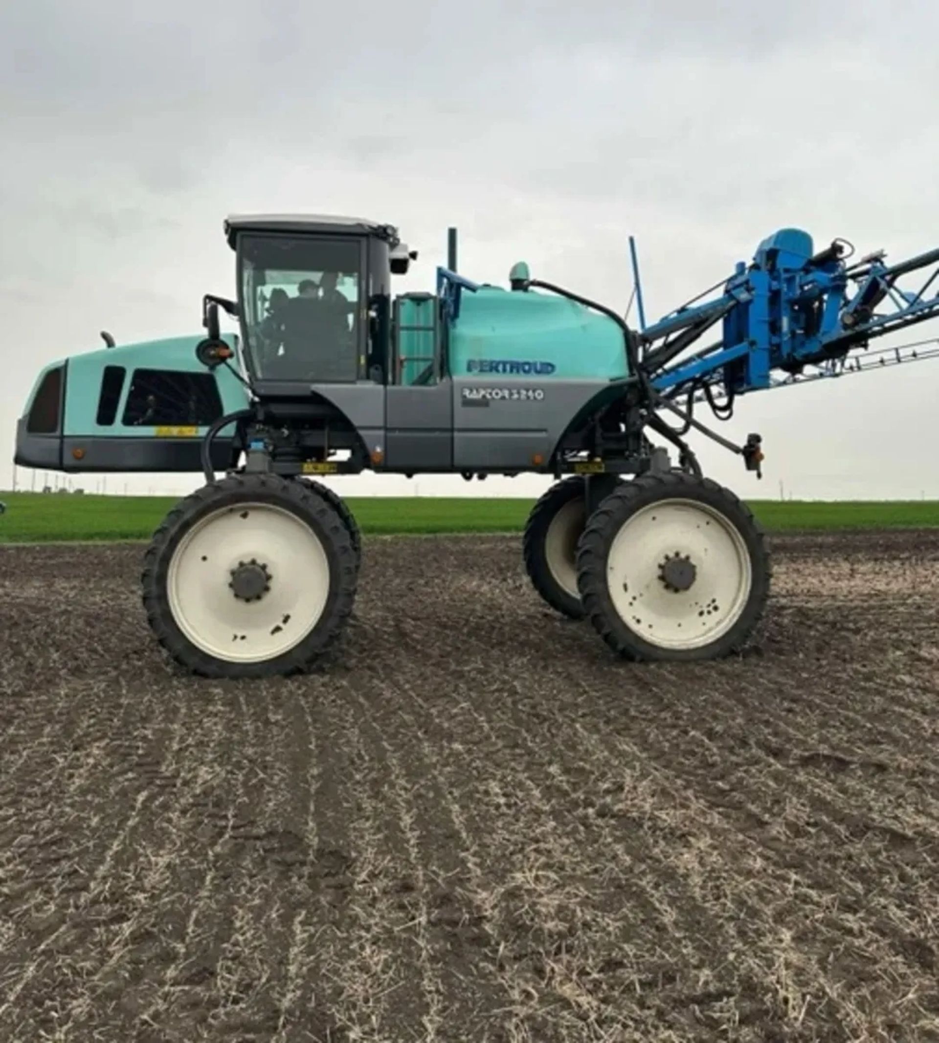 Оприскувач самохідний BERTHOUD RAPTOR 3240