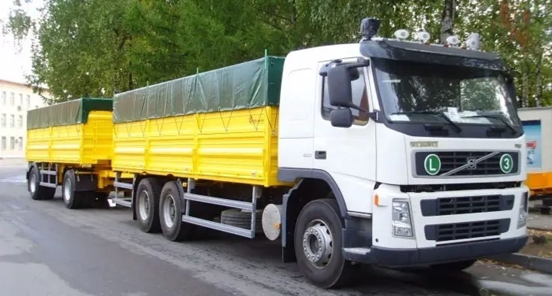 Вантажівка Зерновоз Volvo FM 25т