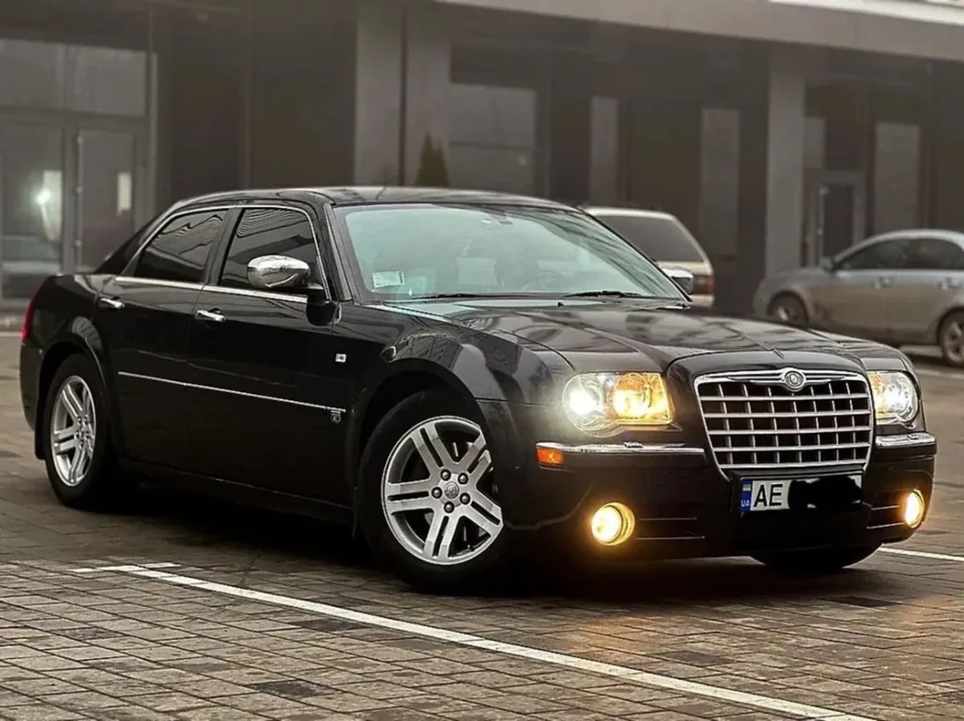 Chrysler конфортний автомобіль преміум класу