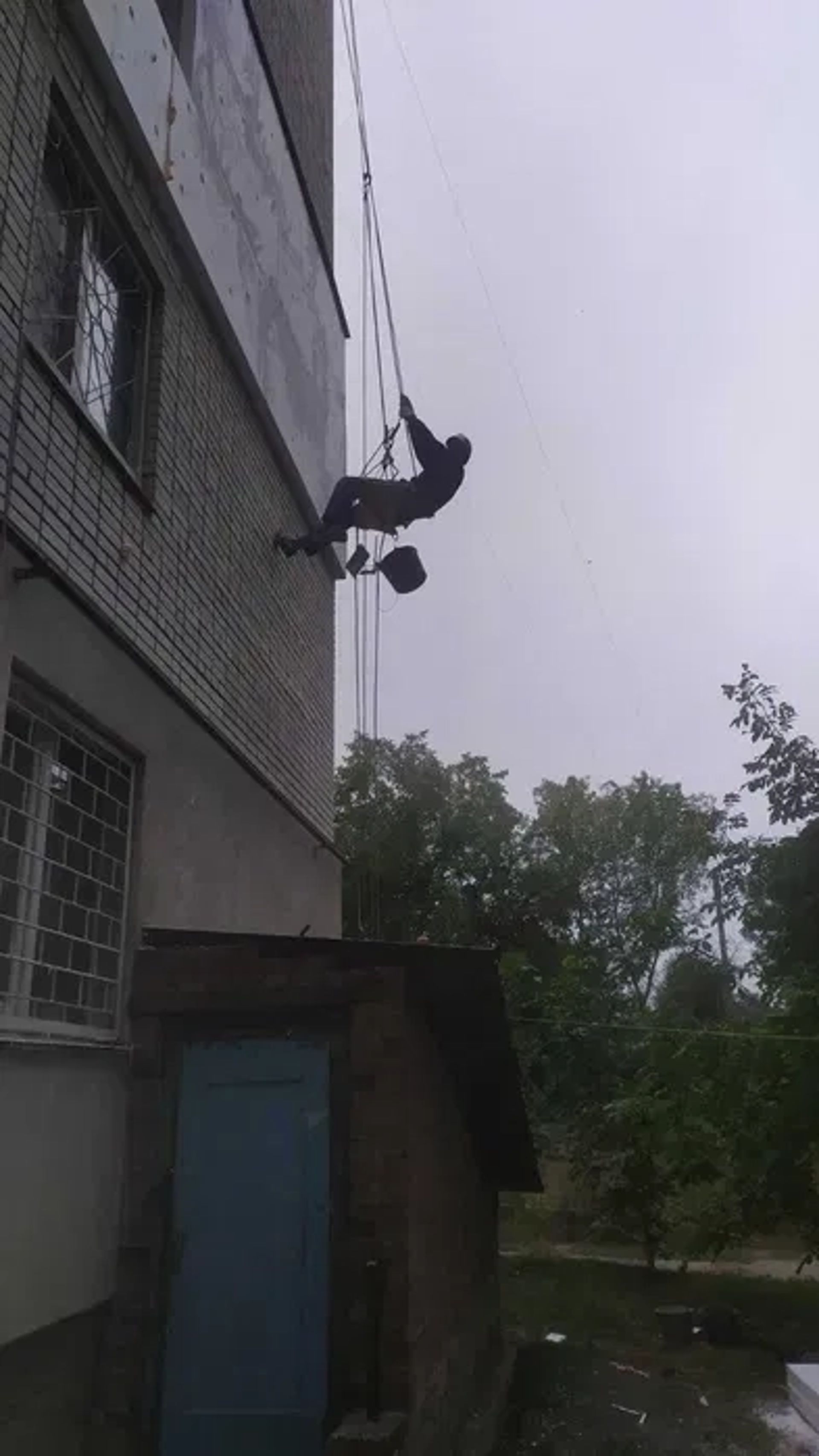 Висотні роботи, альпіністи, утеплення, ремонт швів, высотные работы